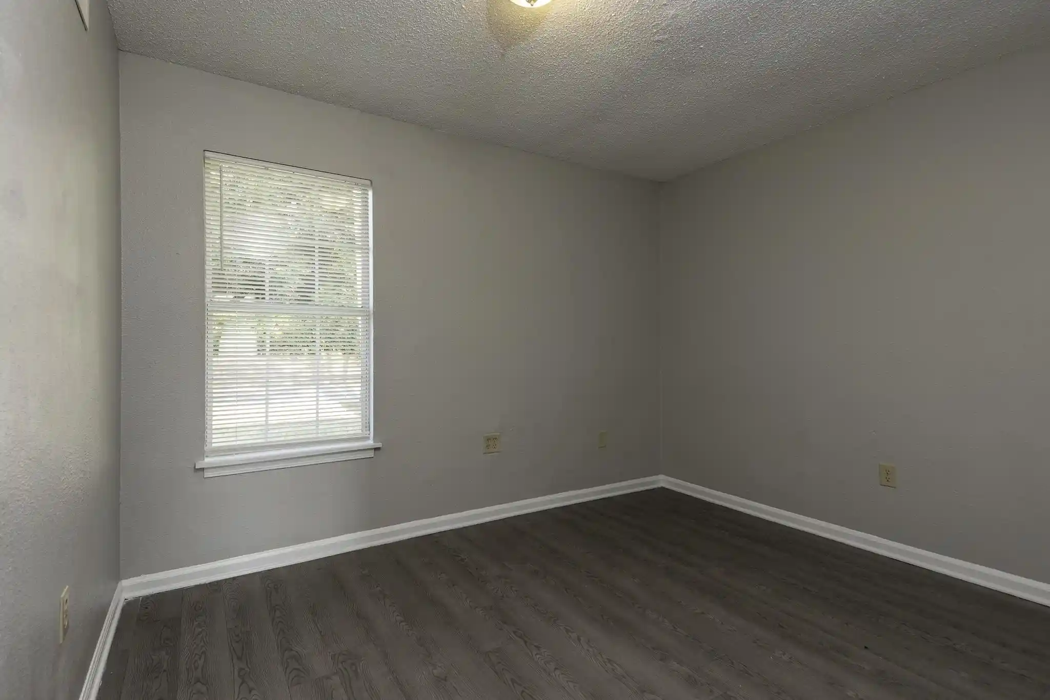 Photo 4 of Single family home for sale at 4780 Hillbrook Rd, Memphis, TN 38109 | MLS# 10230296 | Listing updated on 2026-09-20