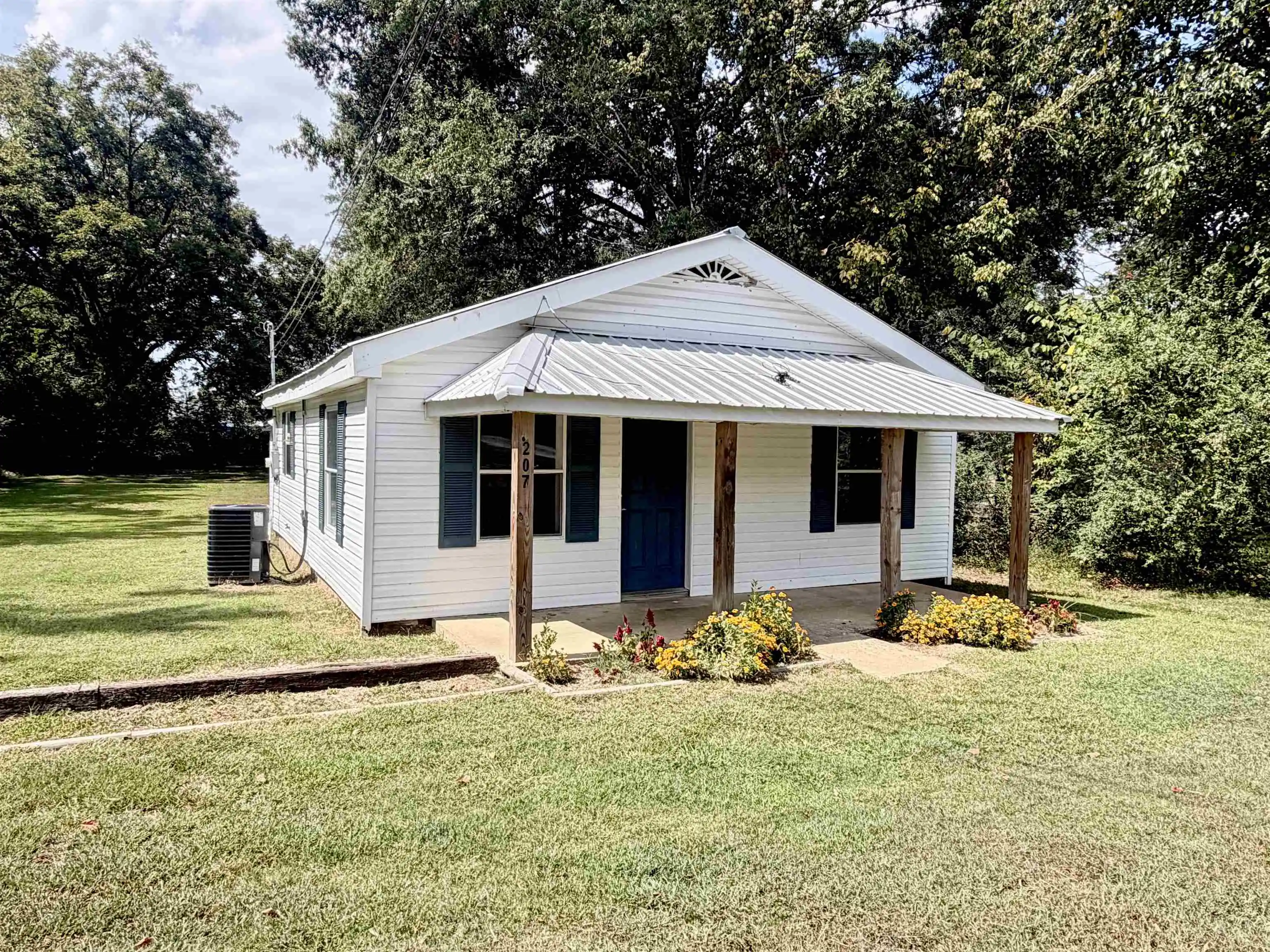 Photo 1 of Single family home for sale at 207 N Magnolia St, Adamsville, TN 38310 | MLS# 10230303 | Listing updated on 2026-10-06