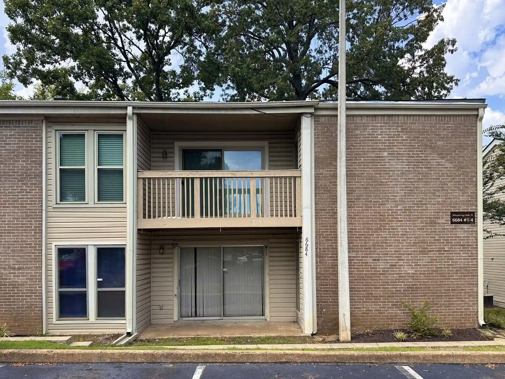 Condo for sale at 6684 Whispering Oak Pl #1, Memphis, TN 38120 | MLS# 10230304