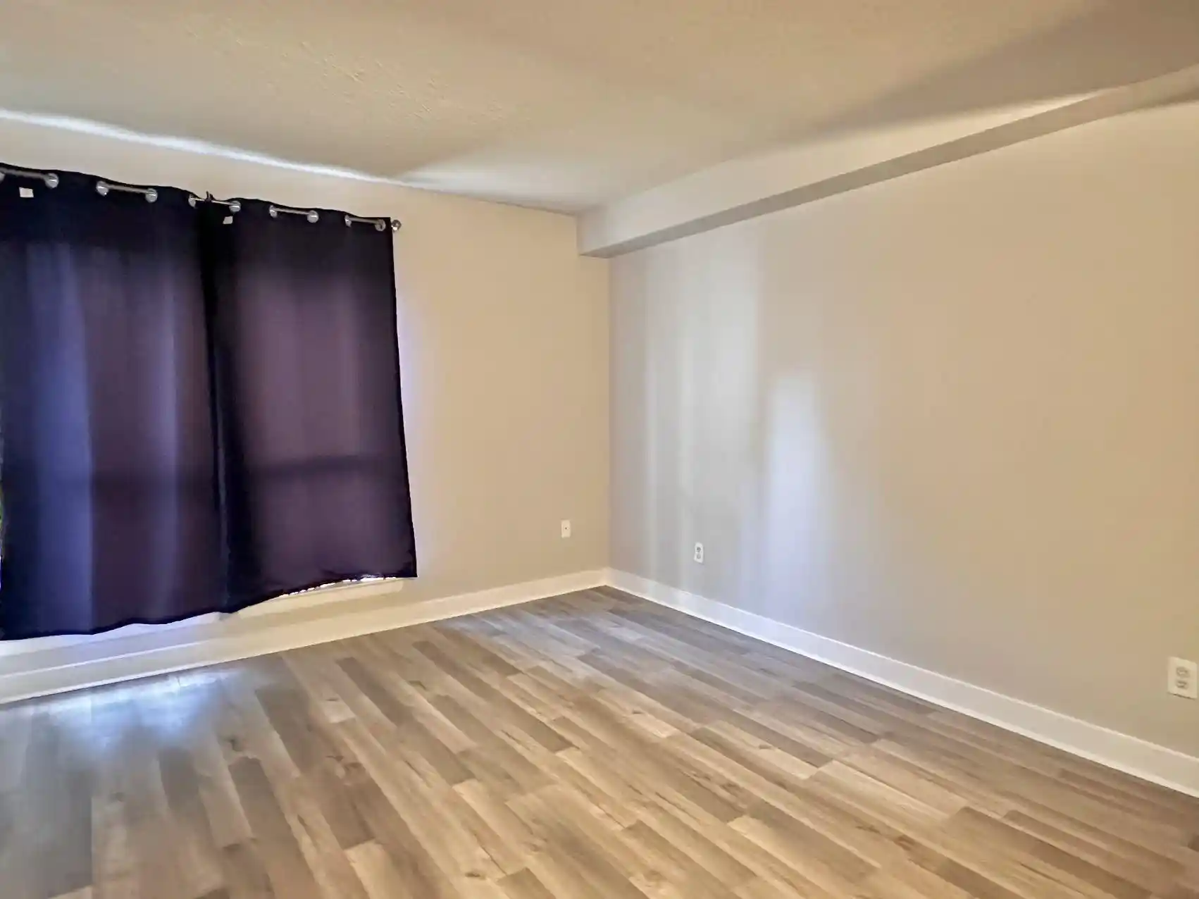 Photo 3 of Condo for sale at 6684 Whispering Oak Pl #1, Memphis, TN 38120 | MLS# 10230304 | Listing updated on 2026-09-12