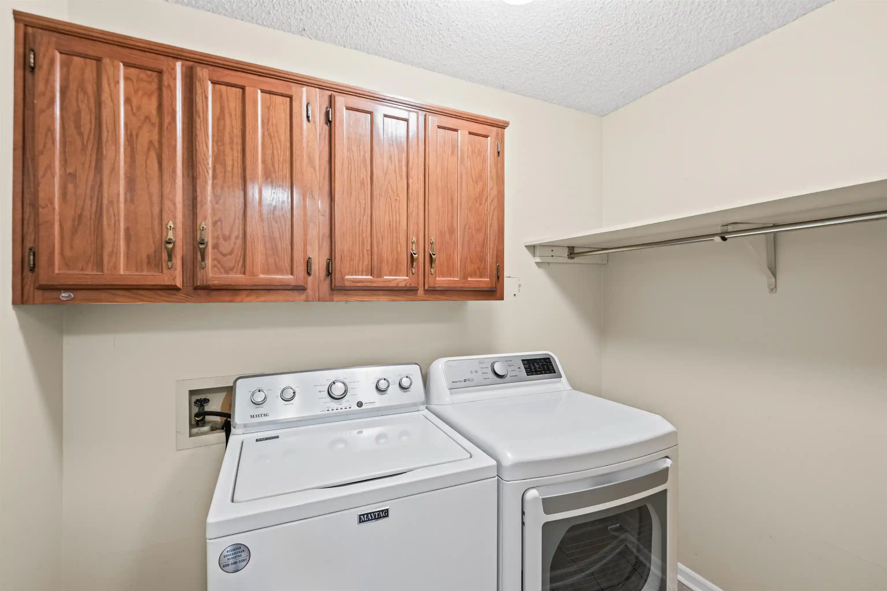 Photo 4 of Sale Pending at 8142 S Creekside Cir, Cordova, TN 38016 | MLS# 10230314 | Listing updated on 2026-10-01