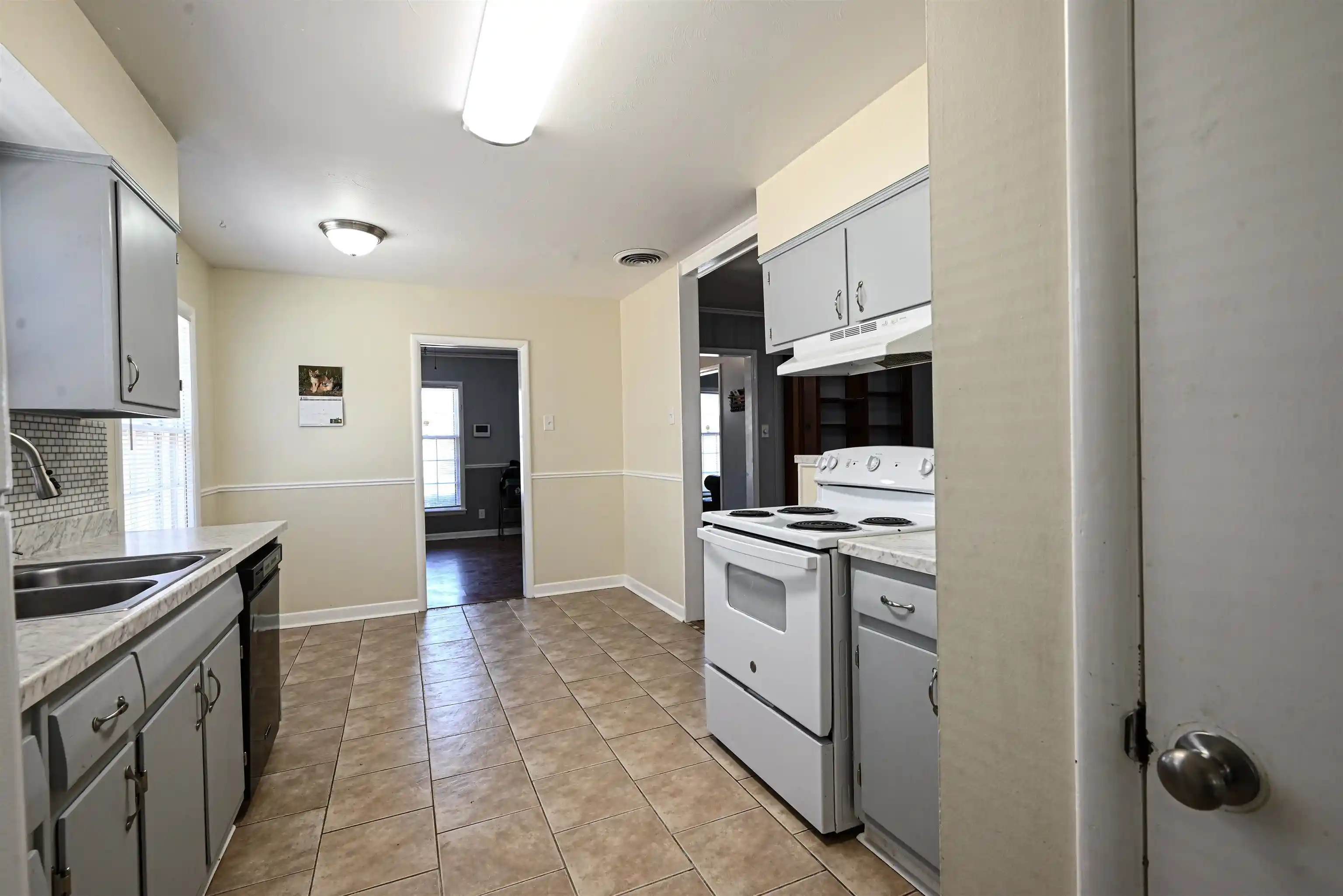 Photo 4 of Single family home for sale at 5585 Milford Rd, Memphis, TN 38120 | MLS# 10230322 | Listing updated on 2026-09-15