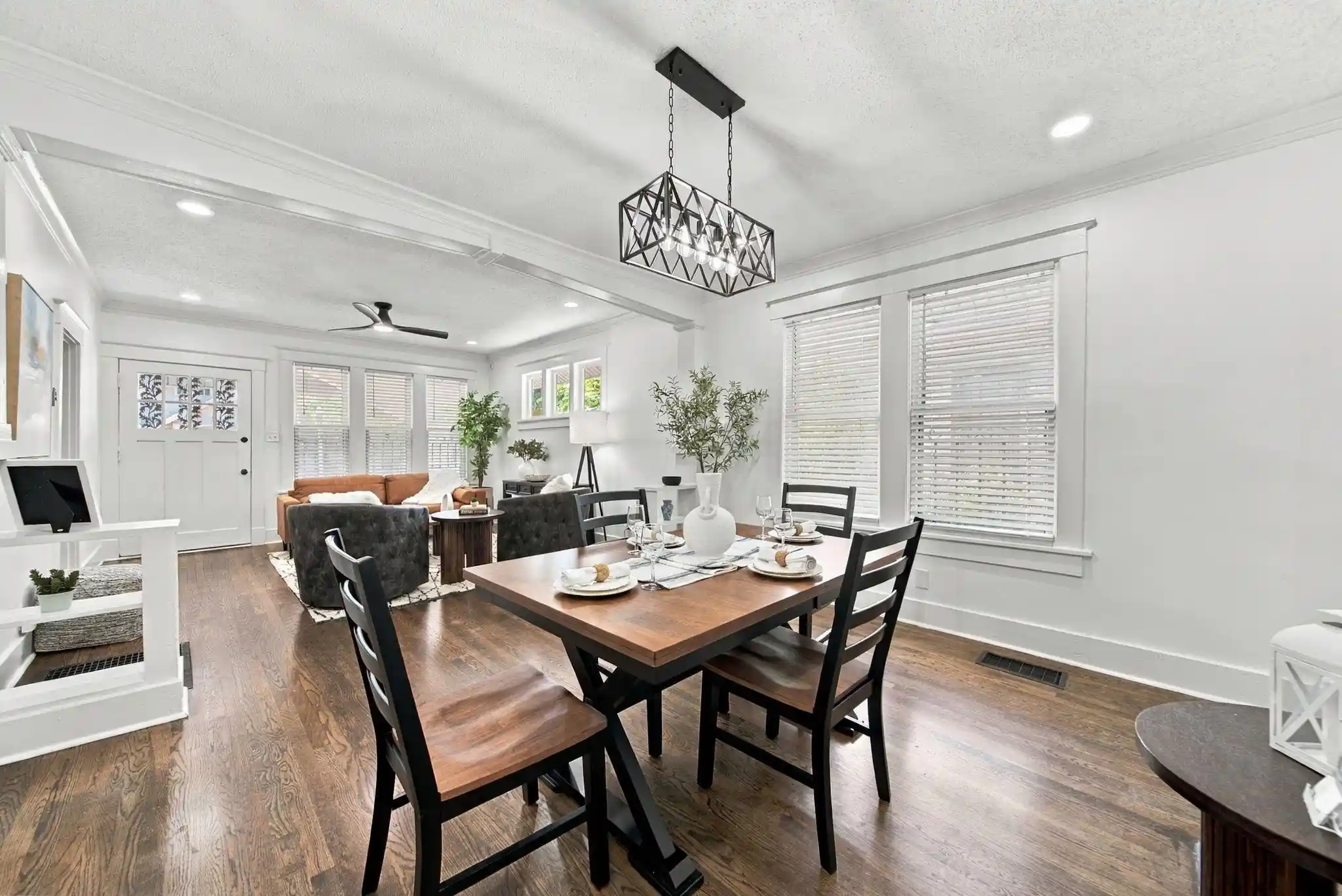 Photo 4 of Single family home for sale at 1598 E Mclemore Ave, Memphis, TN 38106 | MLS# 10230324 | Listing updated on 2026-09-14