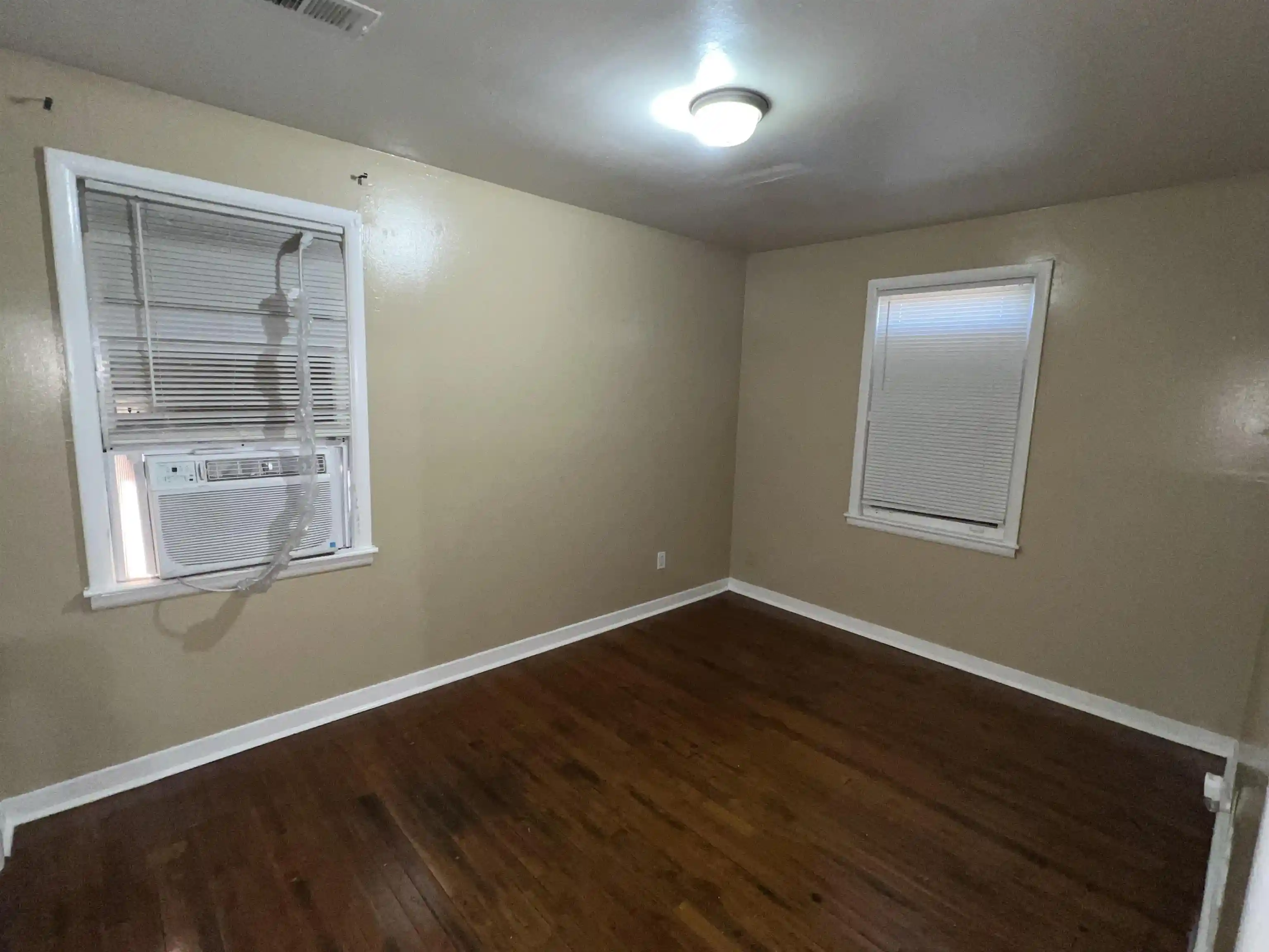 Photo 2 of Single family home for sale at 1251 Holliday St, Memphis, TN 38122 | MLS# 10230325 | Listing updated on 2026-09-12