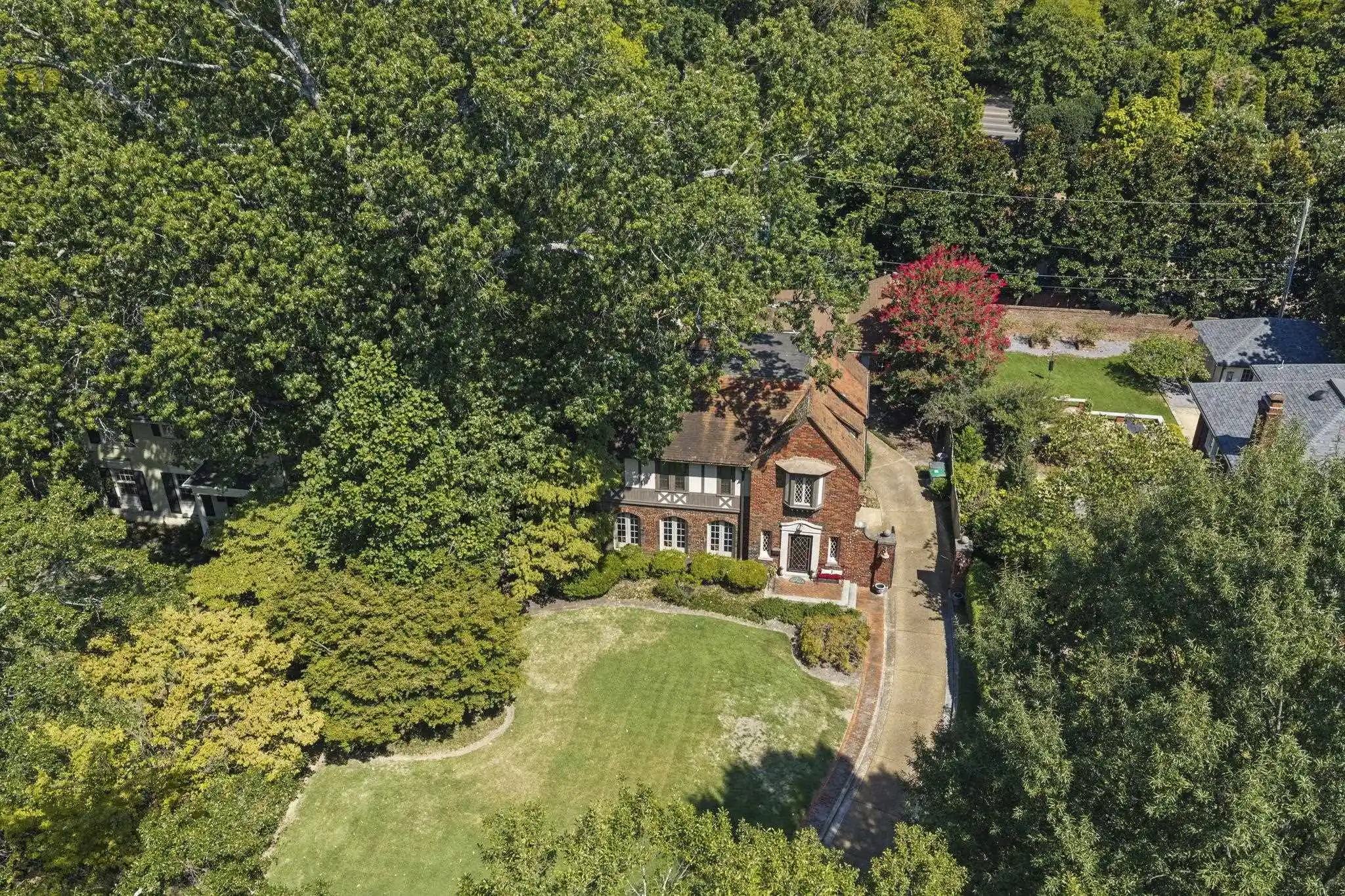 Photo 1 of Single family home for sale at 2288 Washington Ave, Memphis, TN 38104 | MLS# 10230326 | Listing updated on 2026-10-07