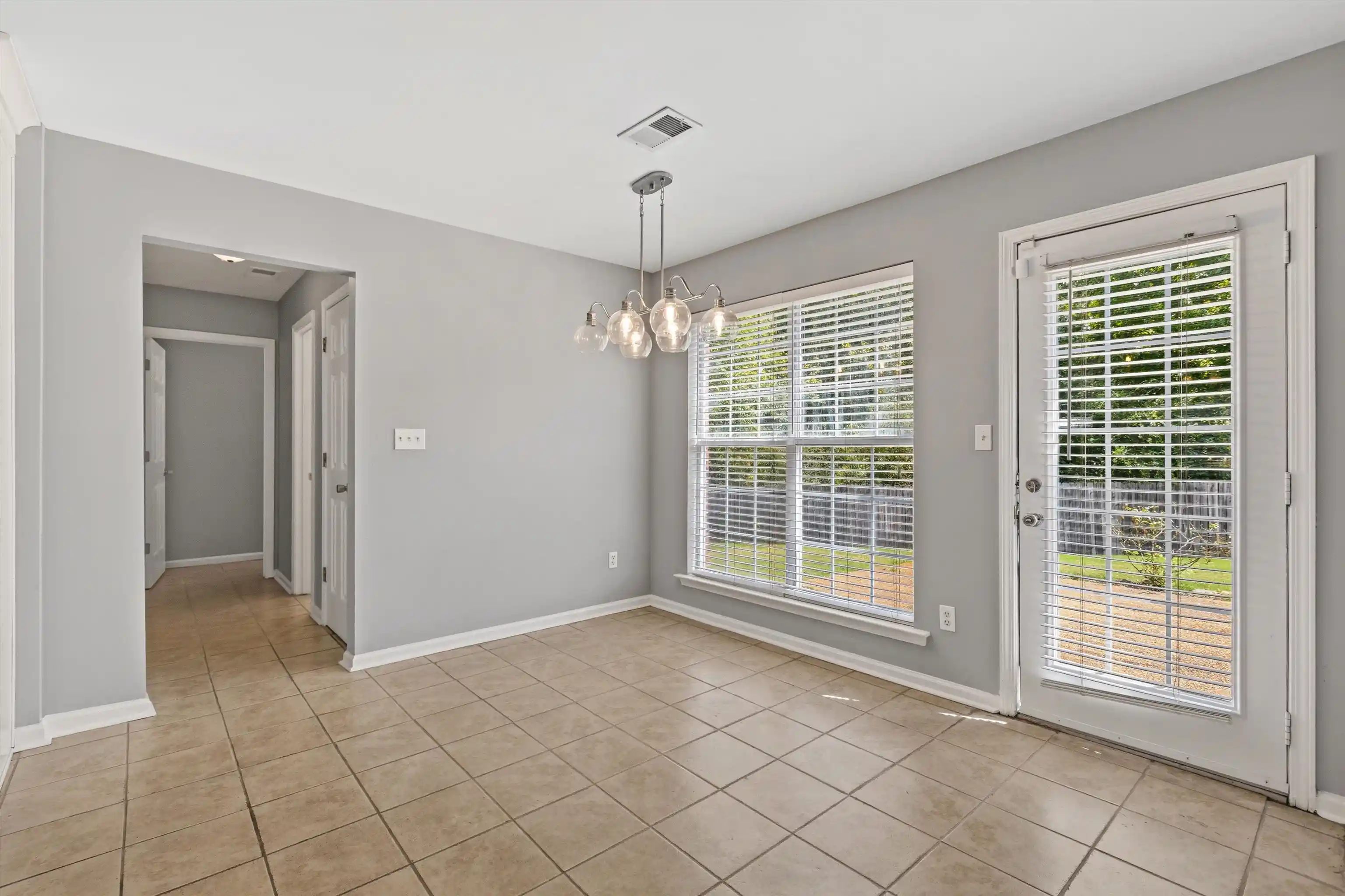 Photo 4 of Single family home for sale at 4908 N Whitfall Cv, Memphis, TN 38125 | MLS# 10230330 | Listing updated on 2026-09-15
