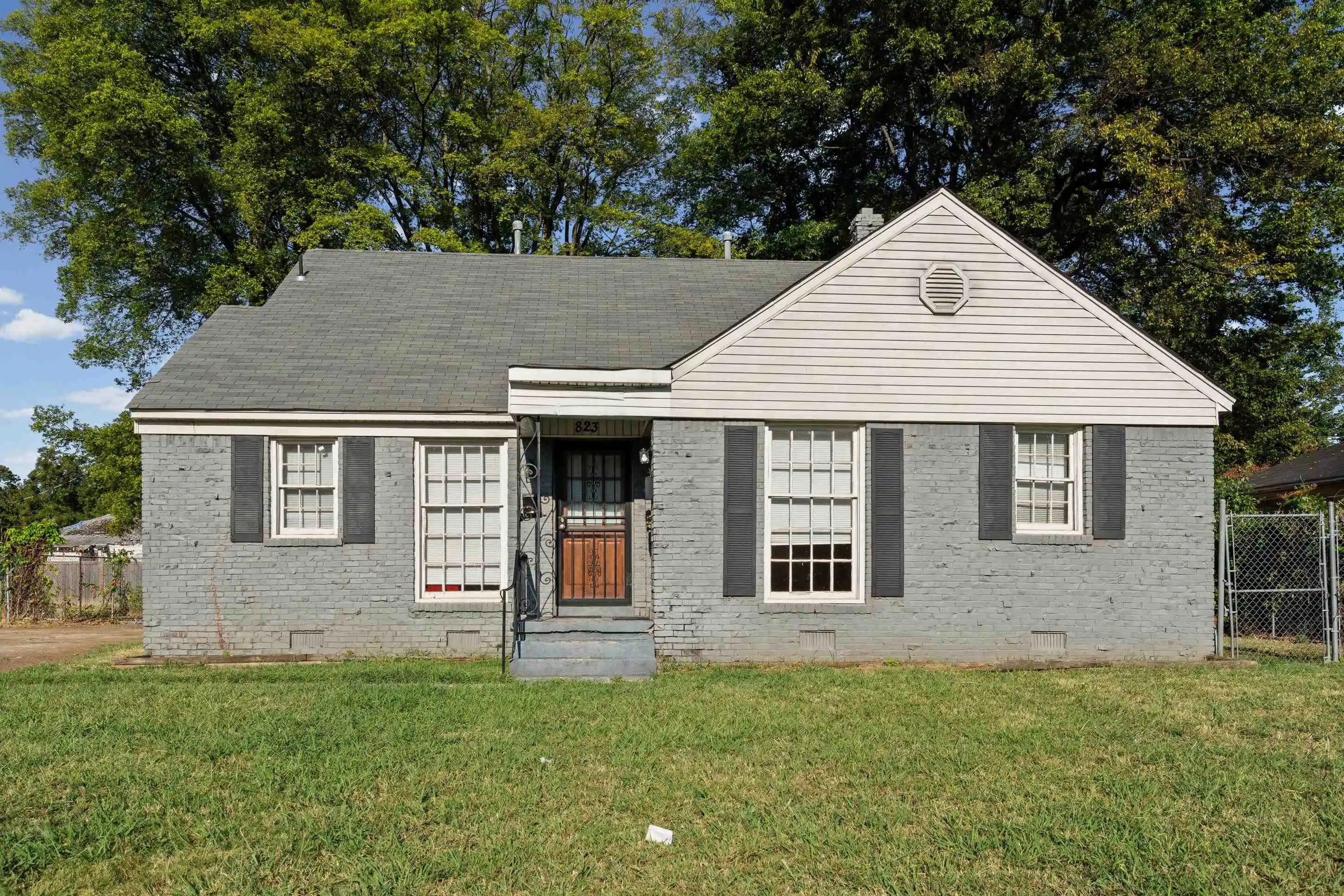 Photo 1 of Single family home for sale at 823 Dickinson St, Memphis, TN 38107 | MLS# 10230331 | Listing updated on 2026-09-12