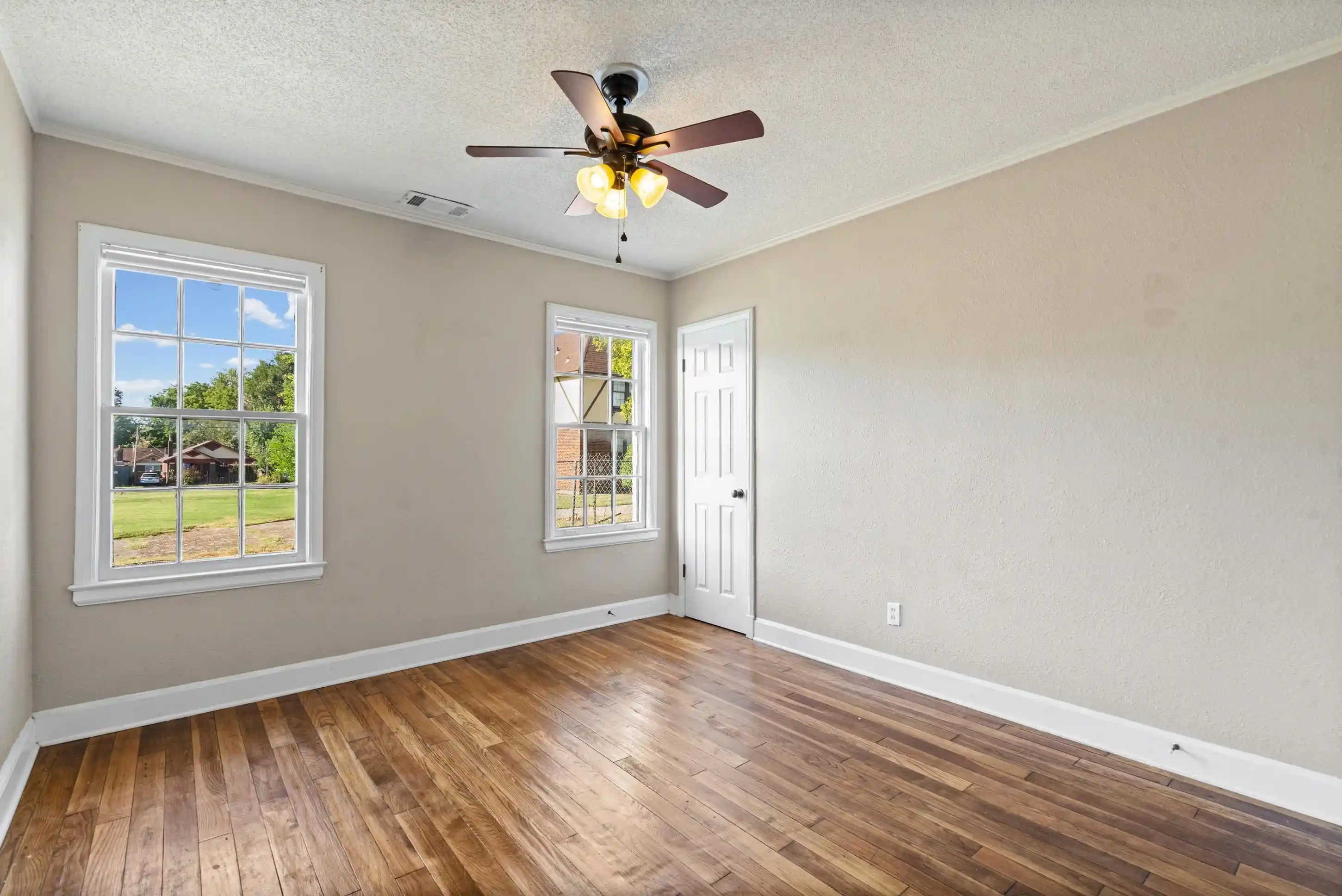 Photo 2 of Single family home for sale at 823 Dickinson St, Memphis, TN 38107 | MLS# 10230331 | Listing updated on 2026-09-12