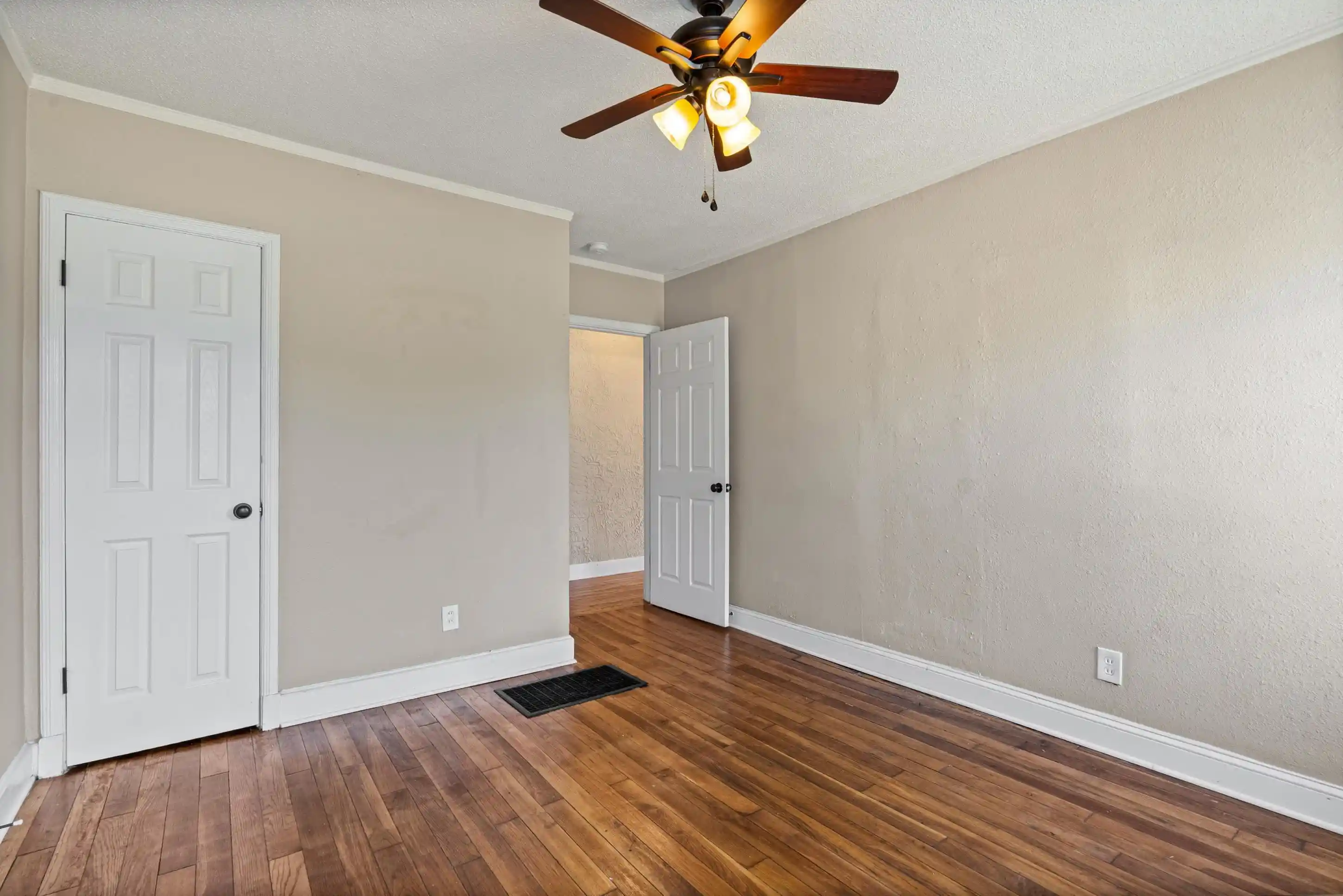 Photo 3 of Single family home for sale at 823 Dickinson St, Memphis, TN 38107 | MLS# 10230331 | Listing updated on 2026-09-12