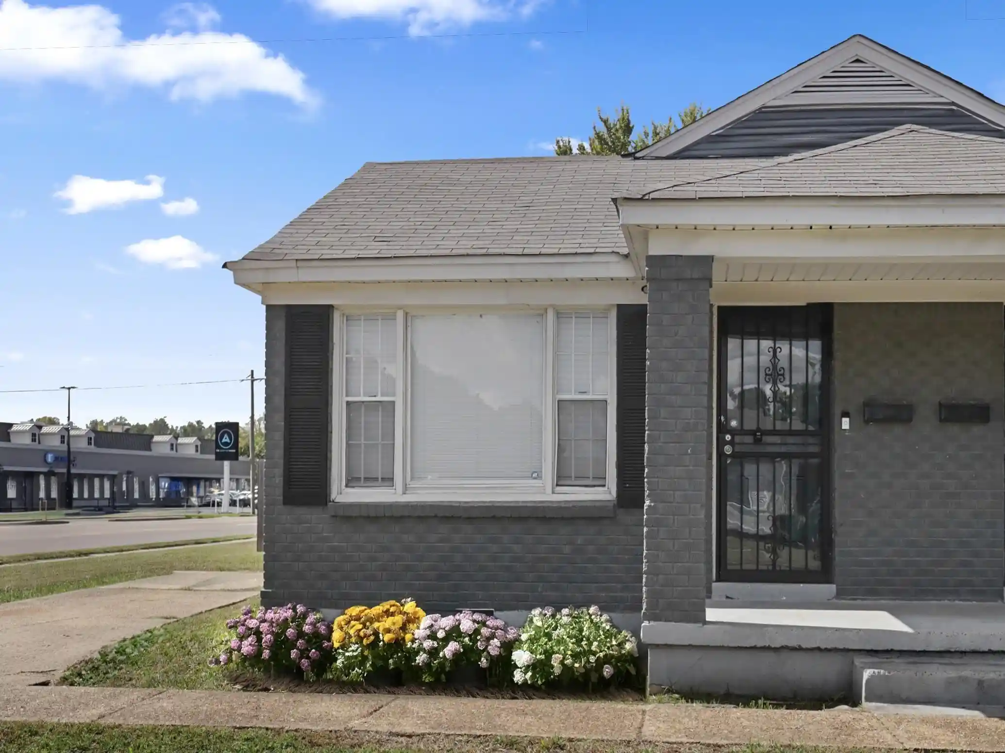 Multi family home for sale at 69 Eastview Dr, Memphis, TN 38111 | MLS# 10230333