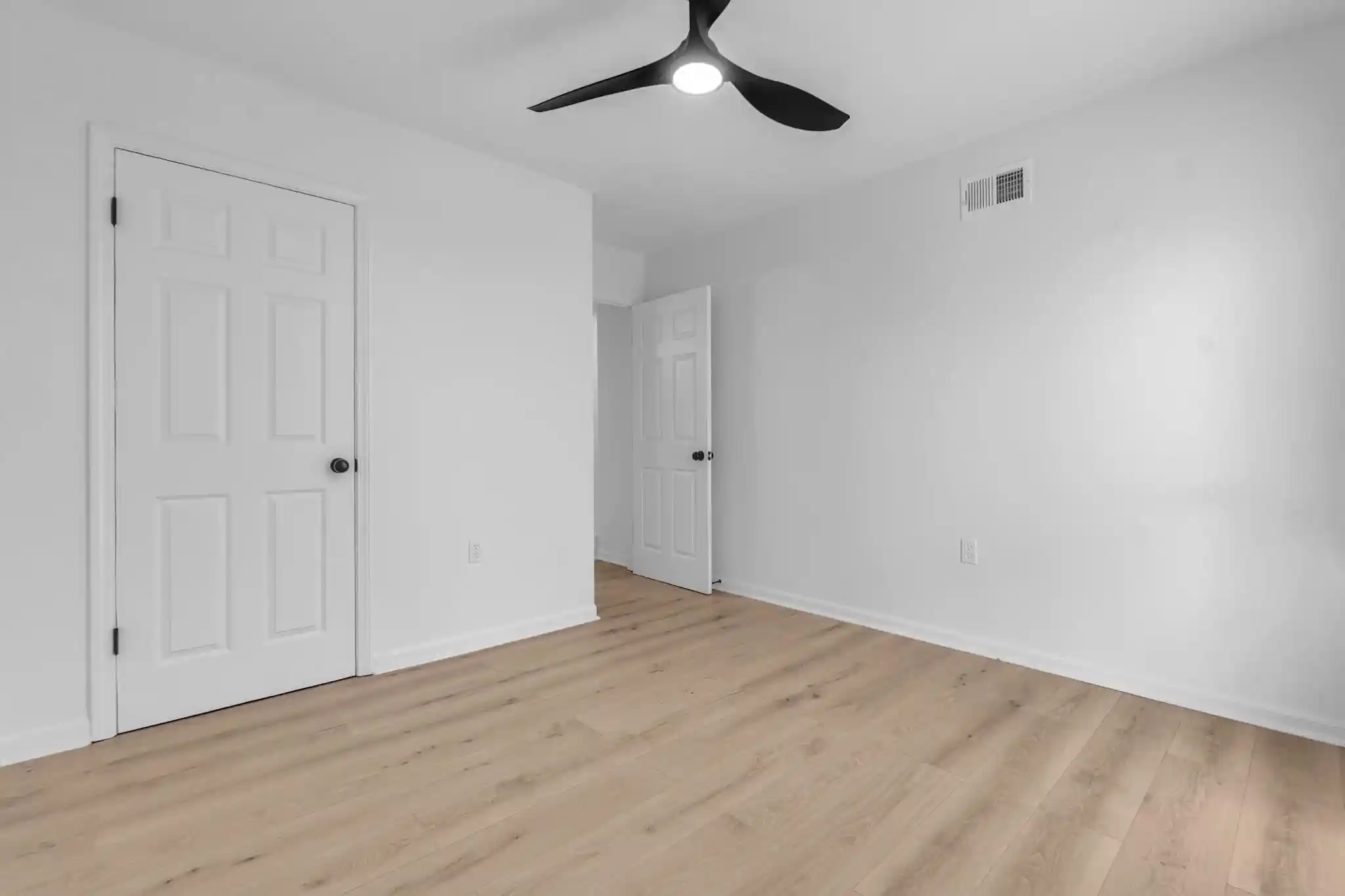 Photo 2 of Single family home for sale at 6904 Aspenhill Dr, Bartlett, TN 38135 | MLS# 10230361 | Listing updated on 2026-09-13