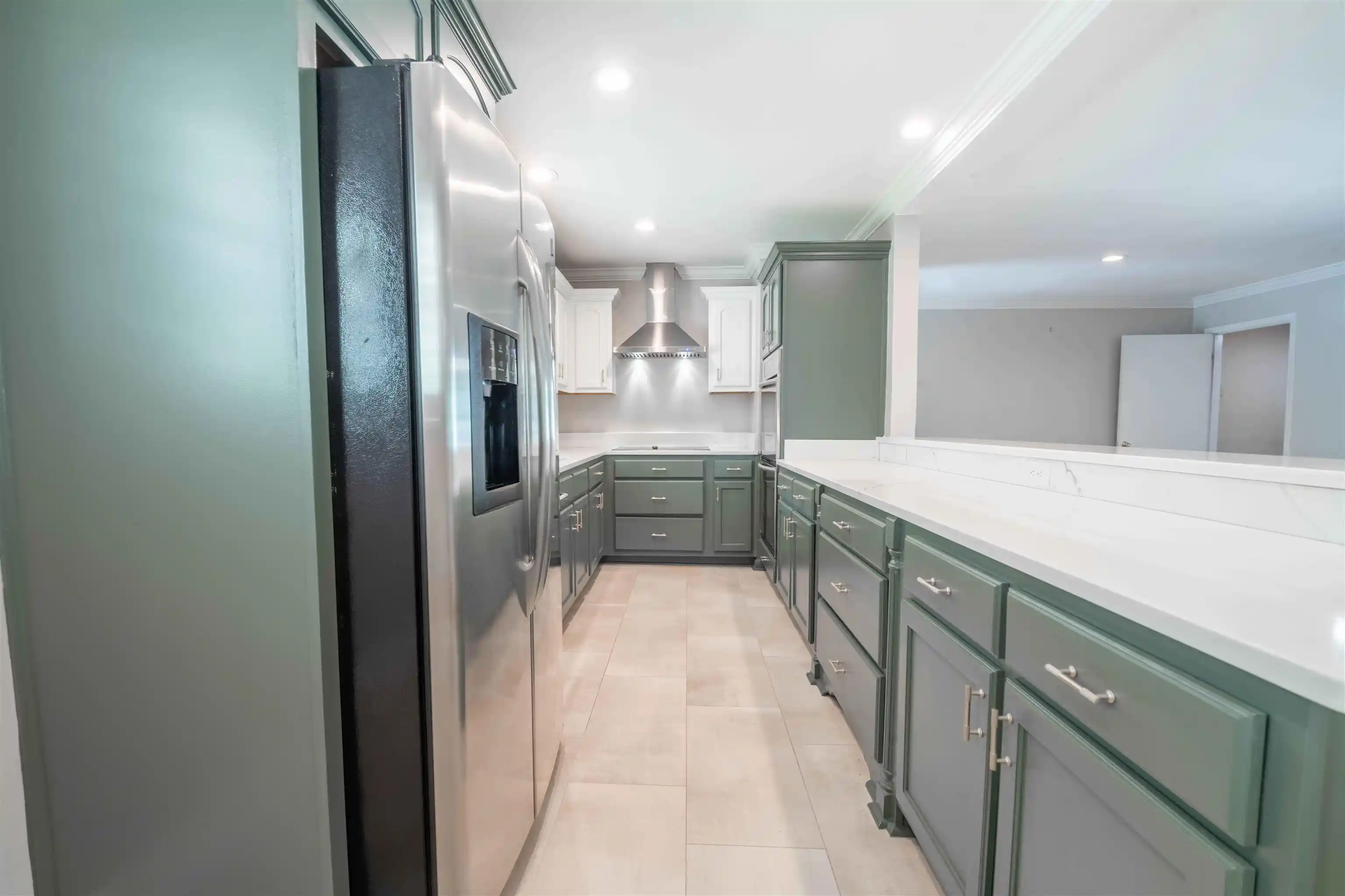Photo 2 of Single family home for sale at 4288 Charleswood Ave, Memphis, TN 38117 | MLS# 10230364 | Listing updated on 2026-10-08