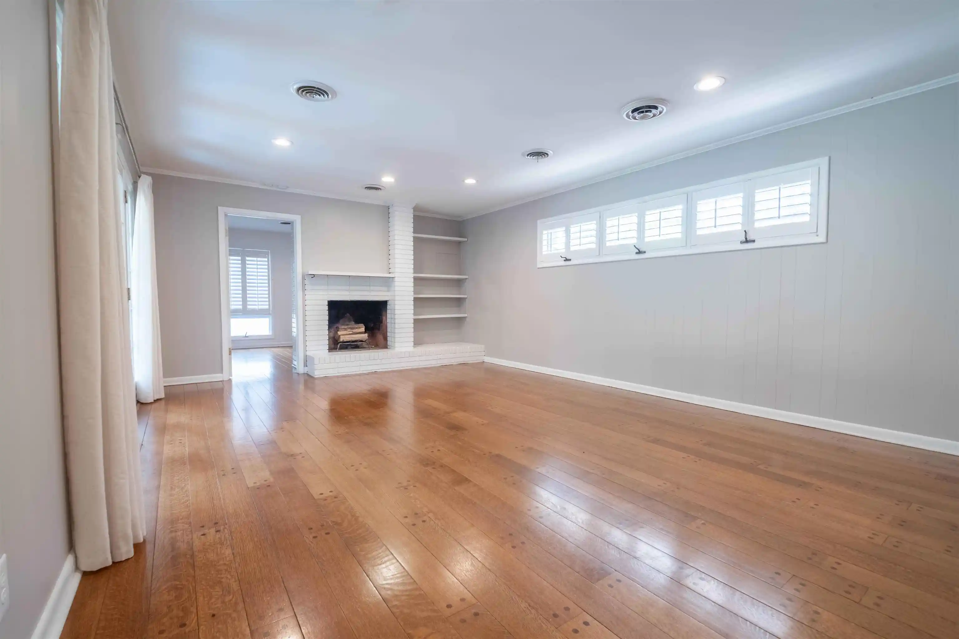Photo 3 of Single family home for sale at 4288 Charleswood Ave, Memphis, TN 38117 | MLS# 10230364 | Listing updated on 2026-10-08