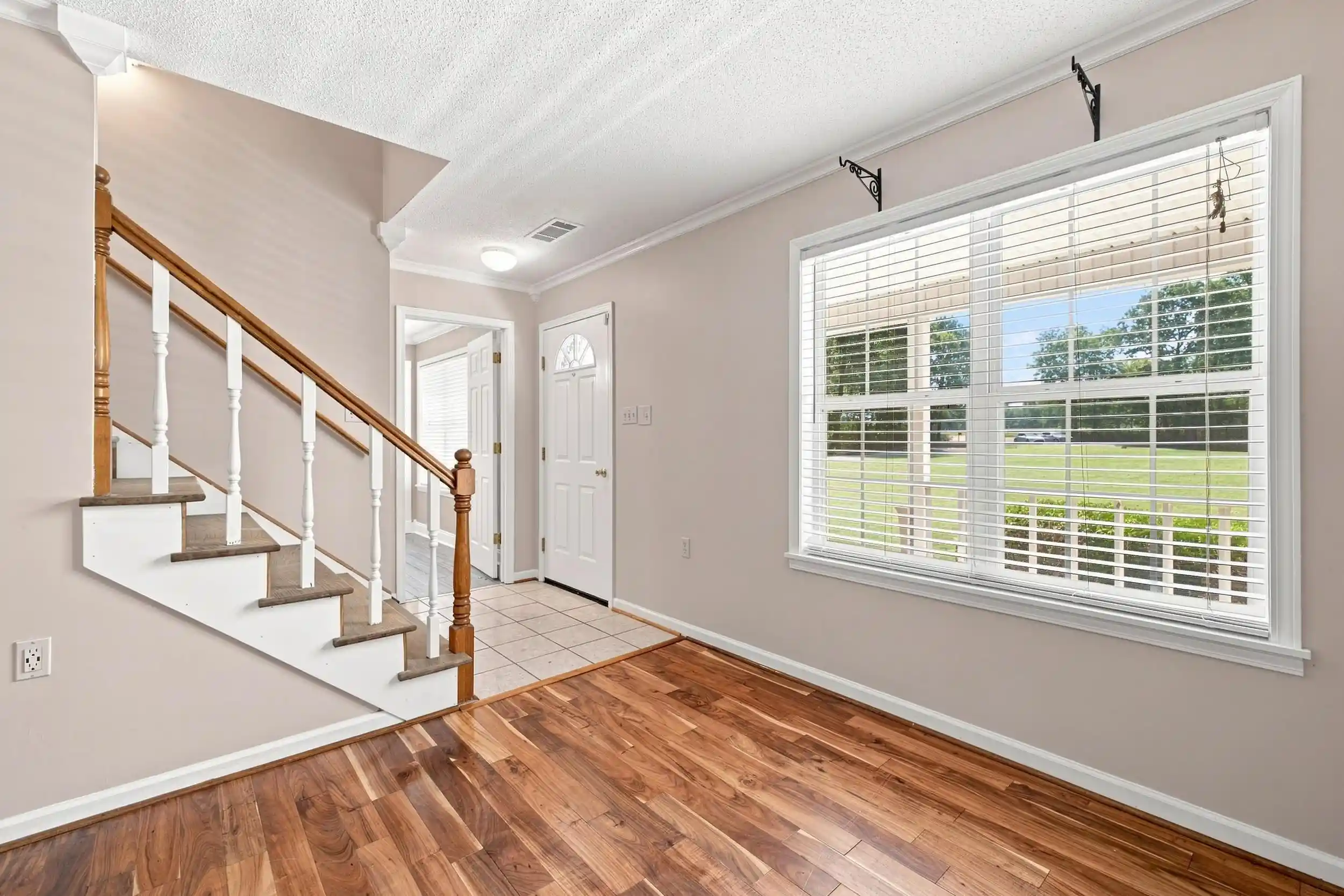 Photo 3 of Sale Pending at 1965 Peete Rd, Mason, TN 38049 | MLS# 10230371 | Listing updated on 2026-09-20