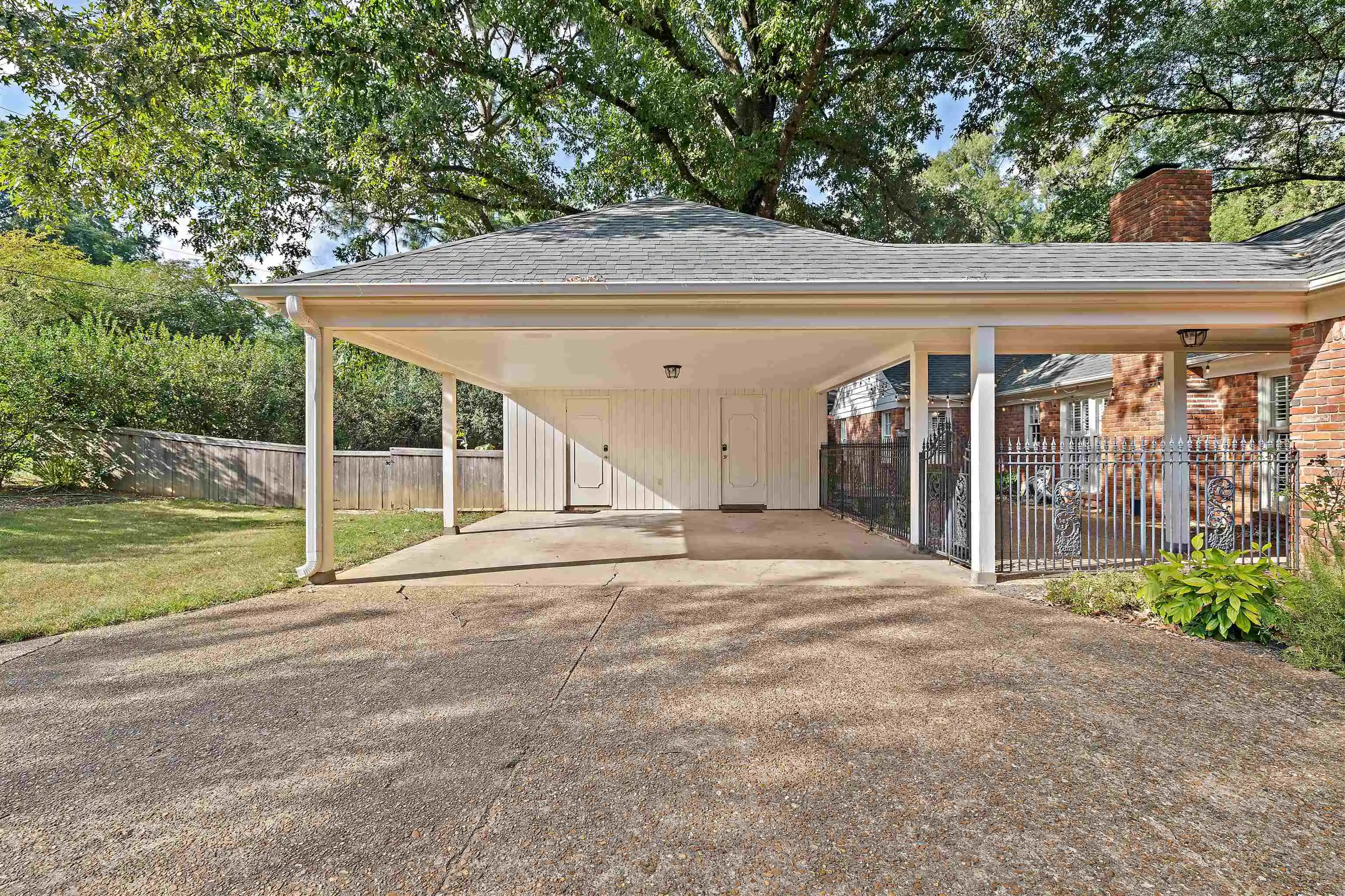 Photo 2 of Single family home for sale at 2371 Brk Holw Cv, Memphis, TN 38119 | MLS# 10230374 | Listing updated on 2026-09-14
