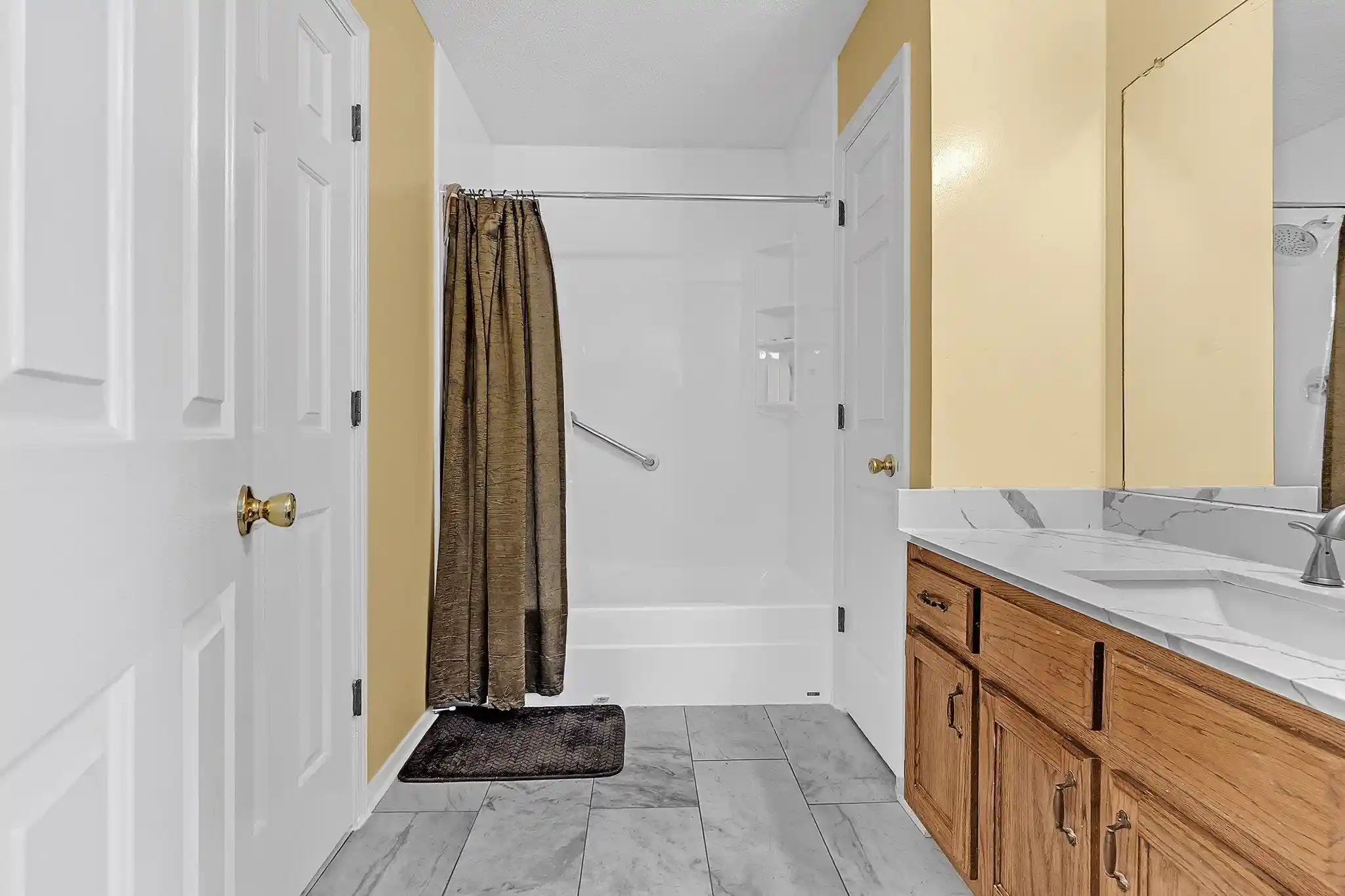 Photo 2 of Townhouse for sale at 1515 Beaver Trl Dr, Cordova, TN 38016 | MLS# 10230395 | Listing updated on 2026-09-14