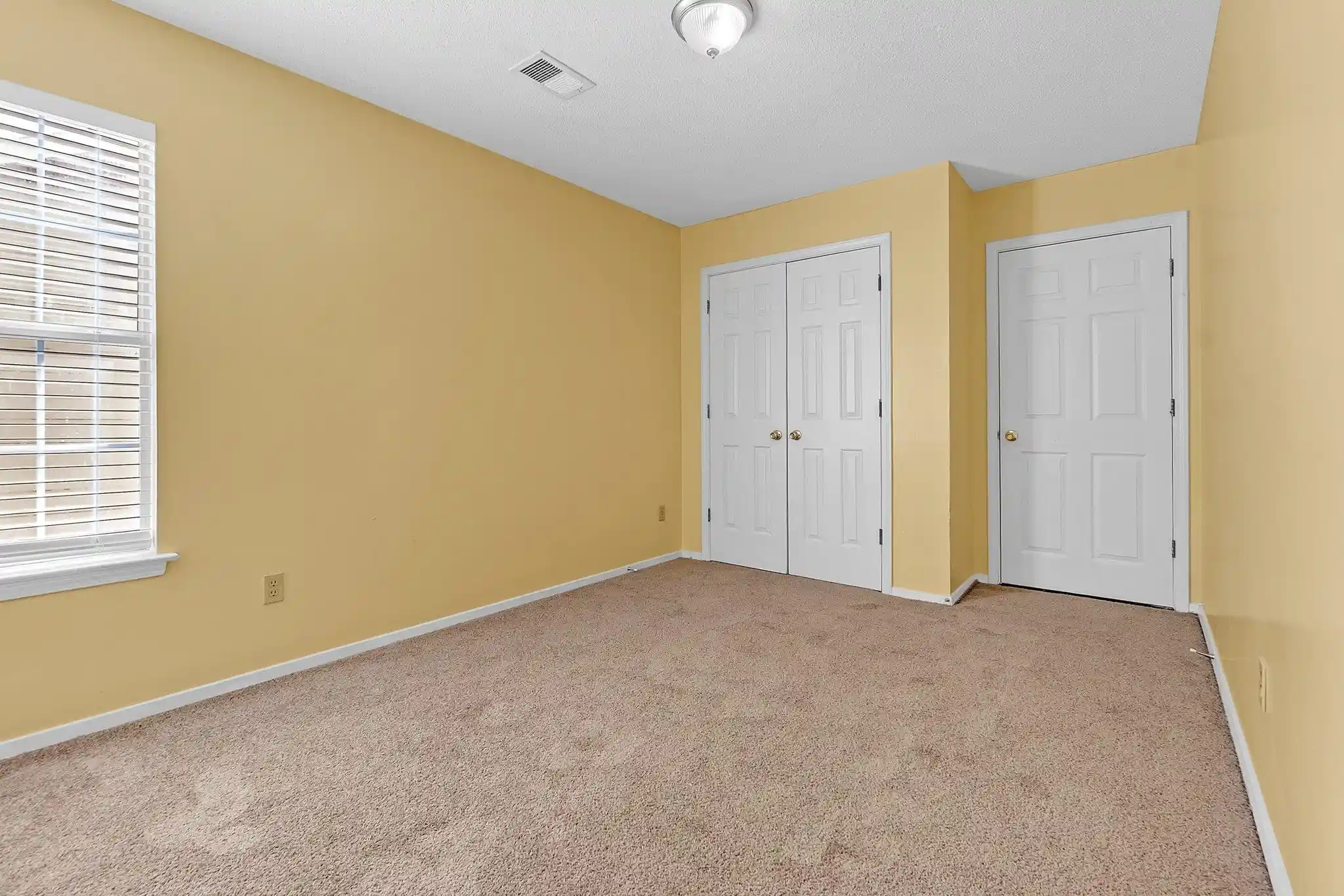 Photo 3 of Townhouse for sale at 1515 Beaver Trl Dr, Cordova, TN 38016 | MLS# 10230395 | Listing updated on 2026-09-14