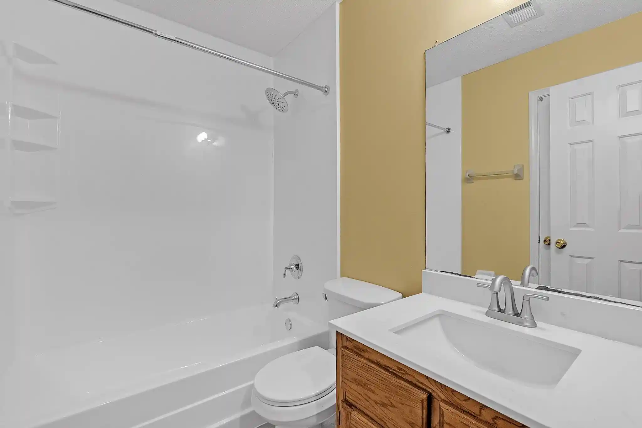 Photo 4 of Townhouse for sale at 1515 Beaver Trl Dr, Cordova, TN 38016 | MLS# 10230395 | Listing updated on 2026-09-14