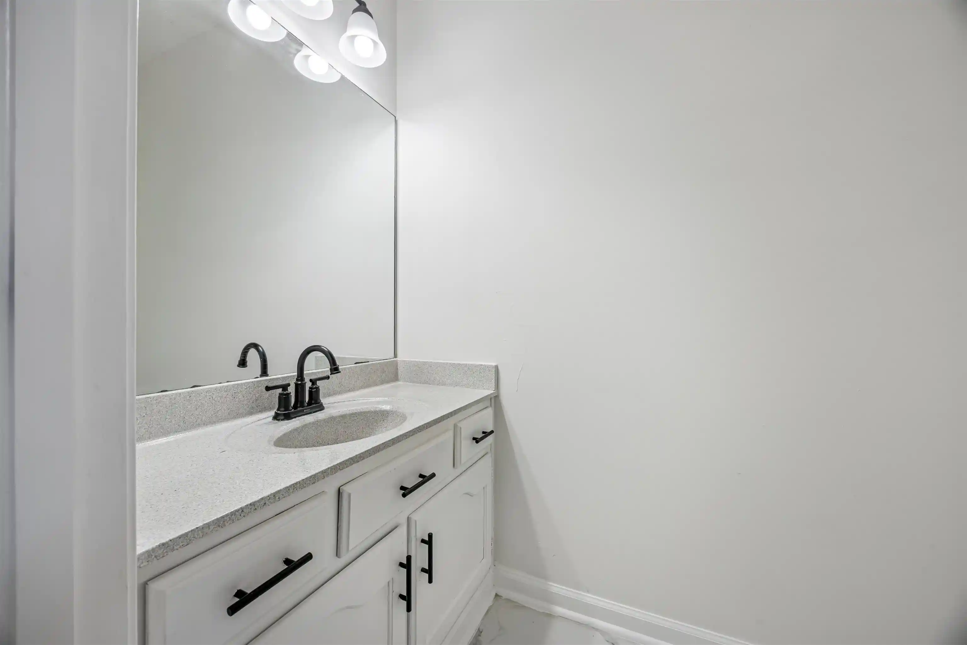 Photo 4 of Sale Pending at 9461 Hickory Dr, Olive Branch, MS 38654 | MLS# 10230397 | Listing updated on 2026-09-17