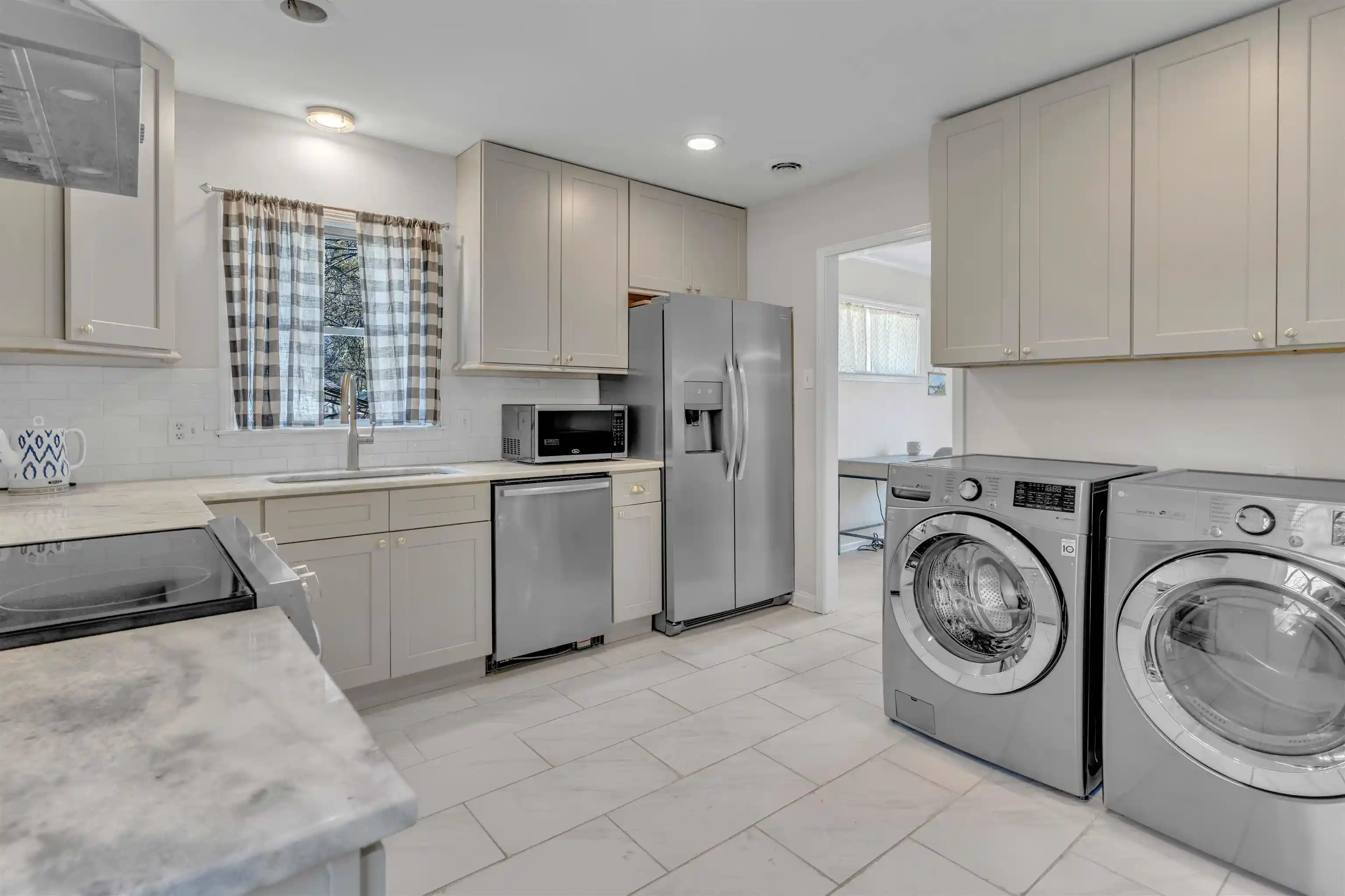 Photo 3 of Single family home for sale at 465 Gerald Rd, Memphis, TN 38122 | MLS# 10230405 | Listing updated on 2026-09-16