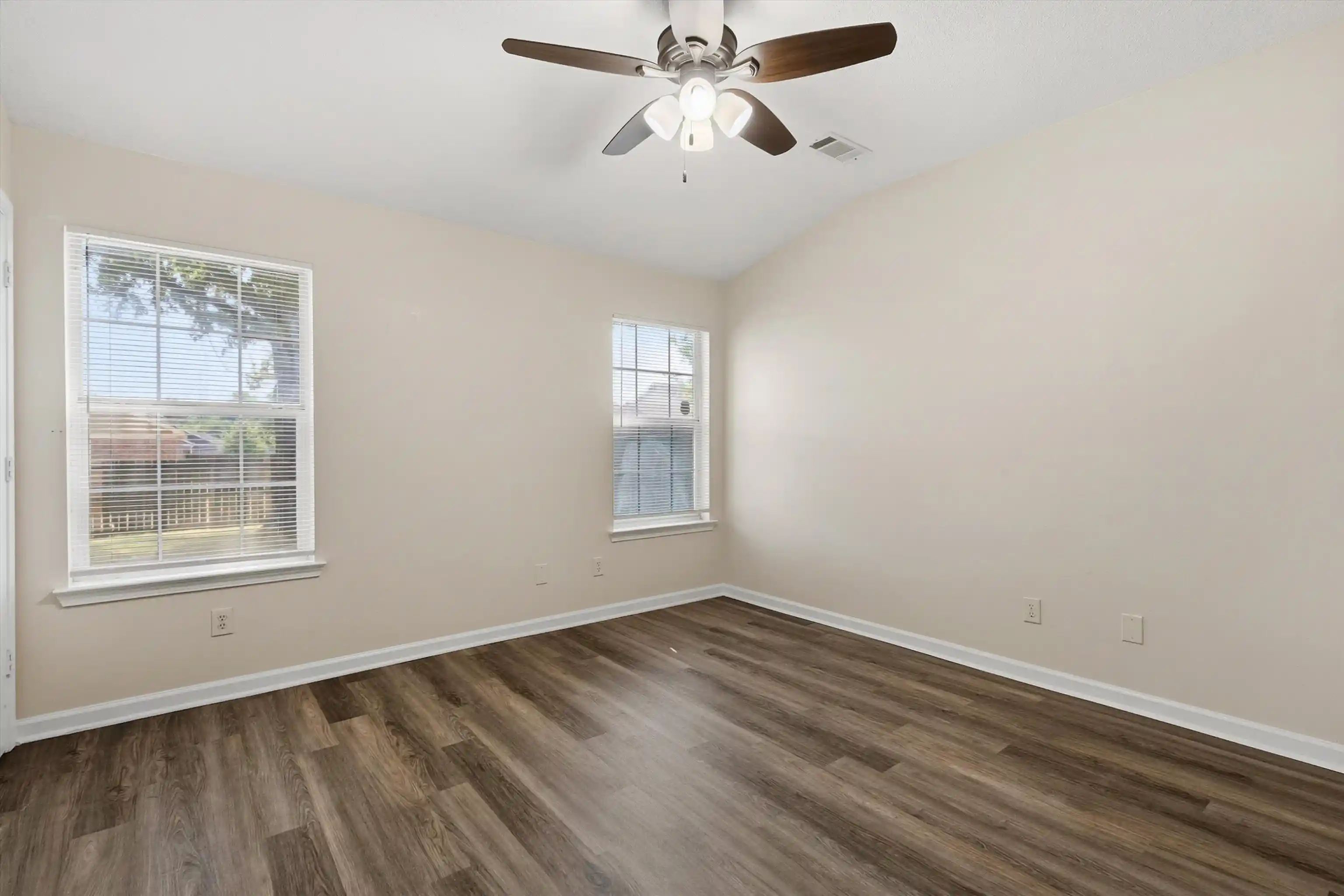 Photo 3 of Sale Pending at 510 Oakland Hills Dr, Oakland, TN 38060 | MLS# 10230409 | Listing updated on 2026-09-17