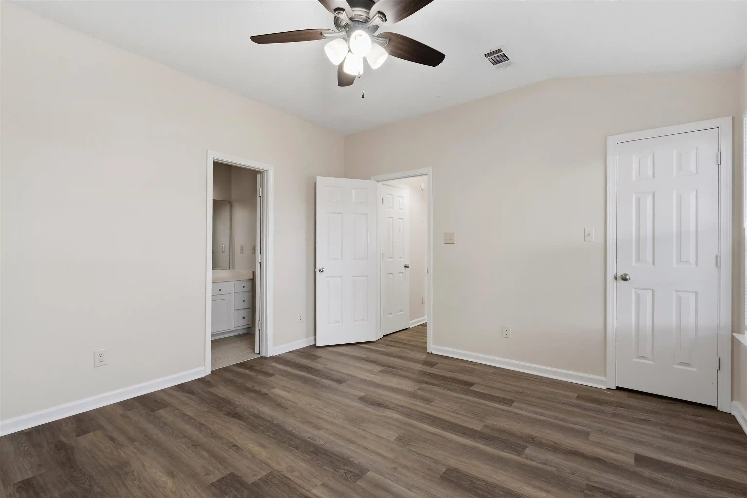 Photo 3 of Sale Pending at 510 Oakland Hills Dr, Oakland, TN 38060 | MLS# 10230409 | Listing updated on 2026-09-17