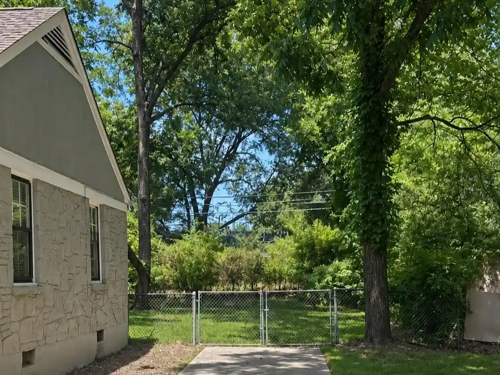 Photo 2 of Single family home for sale at 2512 Kenner Ave, Memphis, TN 38114 | MLS# 10230414 | Listing updated on 2026-09-14