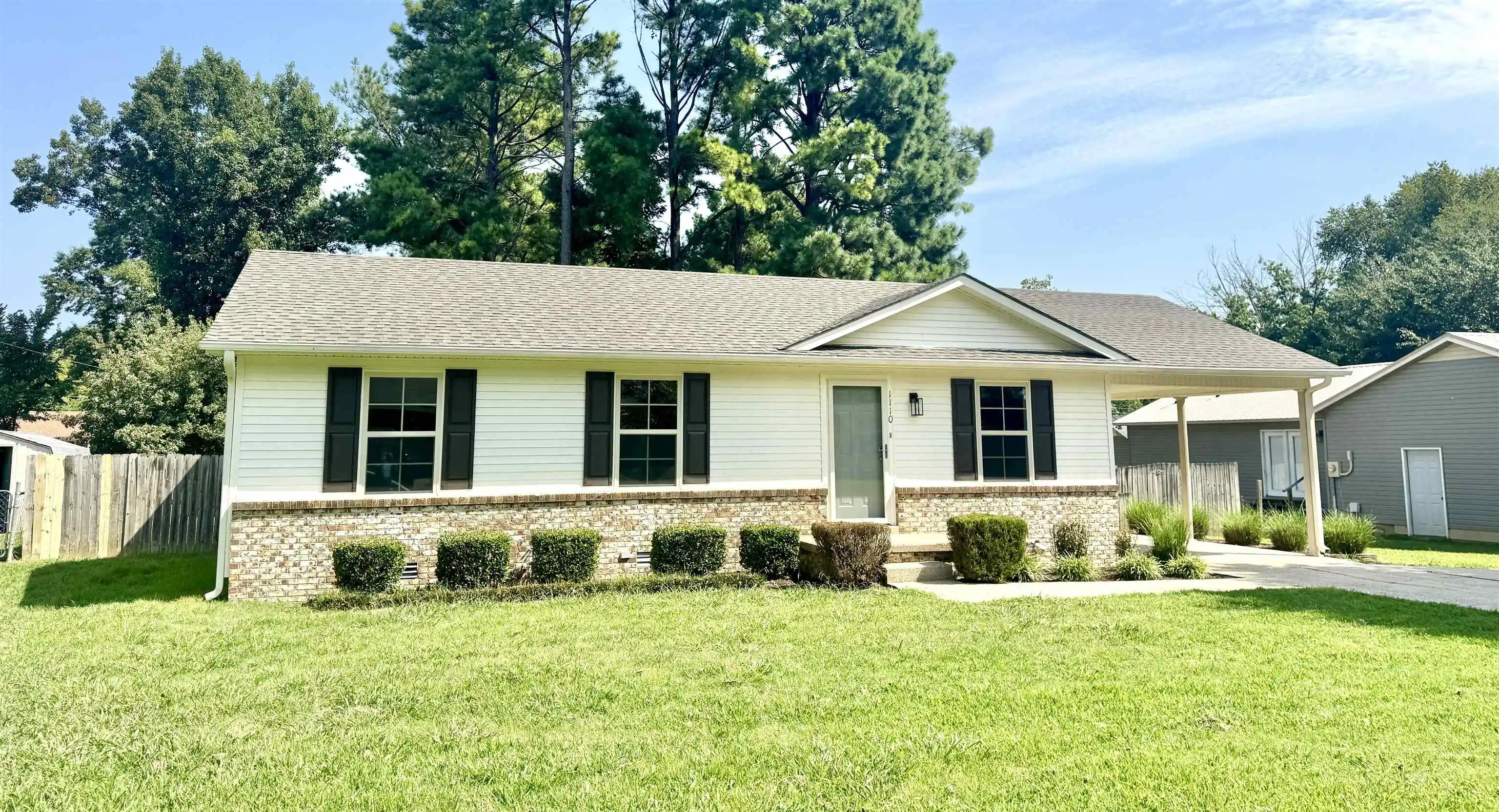 Photo 1 of Single family home for sale at 1110 Michael Ln, Dyersburg, TN 38024 | MLS# 10230423 | Listing updated on 2026-10-01