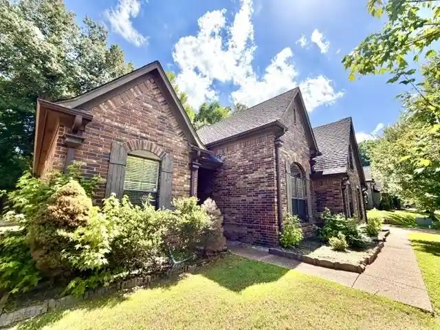 Photo 3 of Single family home for sale at 10601 Bird Stone Cv, Cordova, TN 38016 | MLS# 10230425 | Listing updated on 2026-09-30