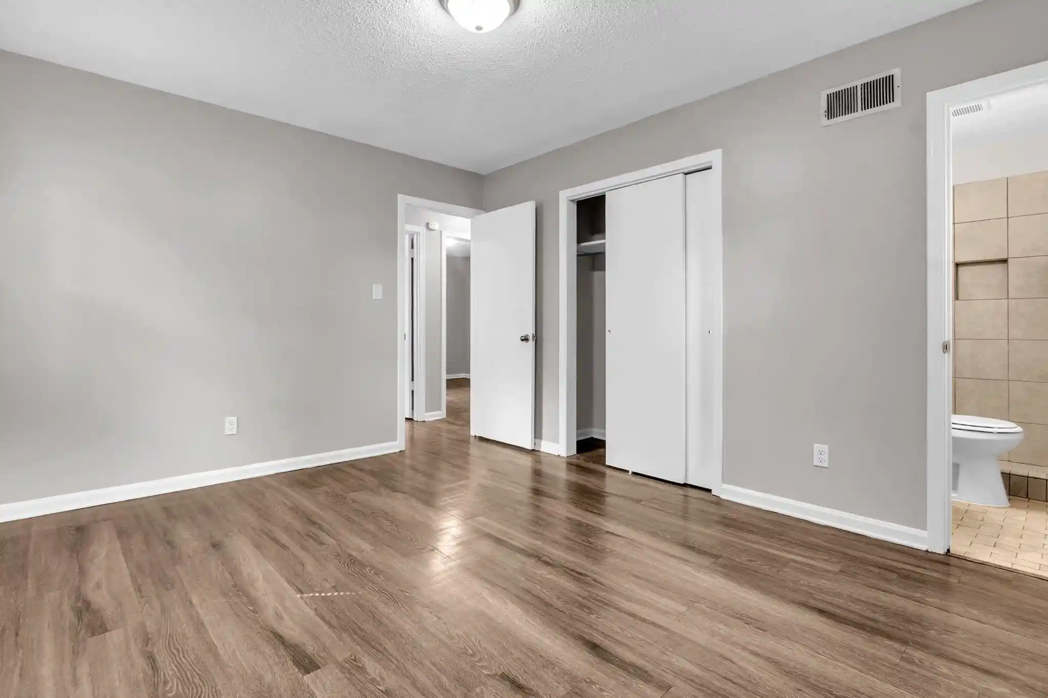 Photo 3 of Single family home for sale at 5122 Jessie Lee Ln, Memphis, TN 38118 | MLS# 10230434 | Listing updated on 2026-09-15