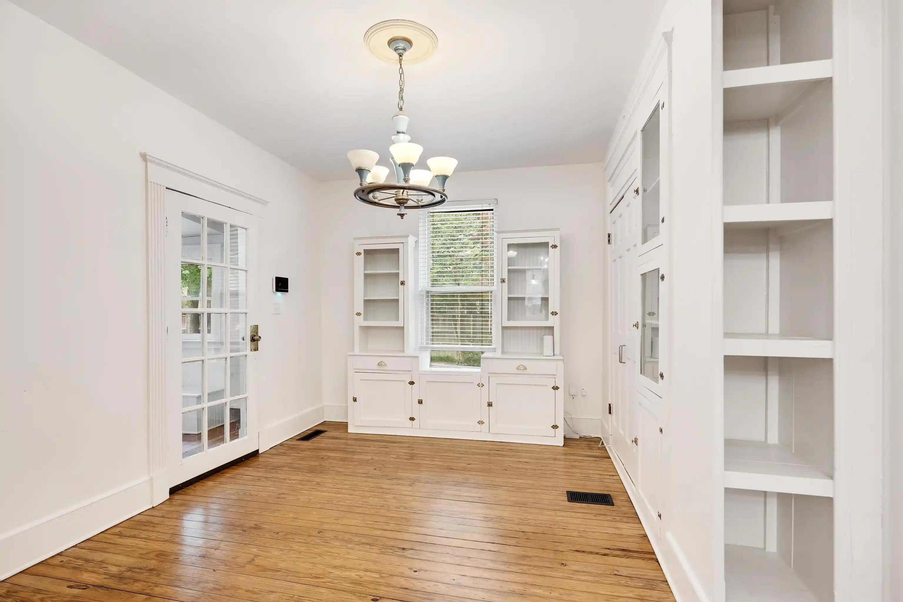 Photo 2 of Single family home for sale at 1475 Central Ave, Memphis, TN 38104 | MLS# 10230435 | Listing updated on 2026-09-24