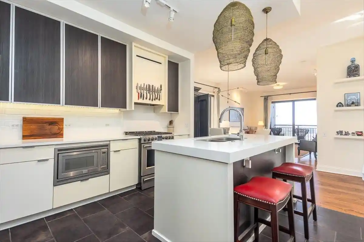Photo 1 of Townhouse for sale at 717 Riverside Dr #1102, Memphis, TN 38103 | MLS# 10230438 | Listing updated on 2026-09-15