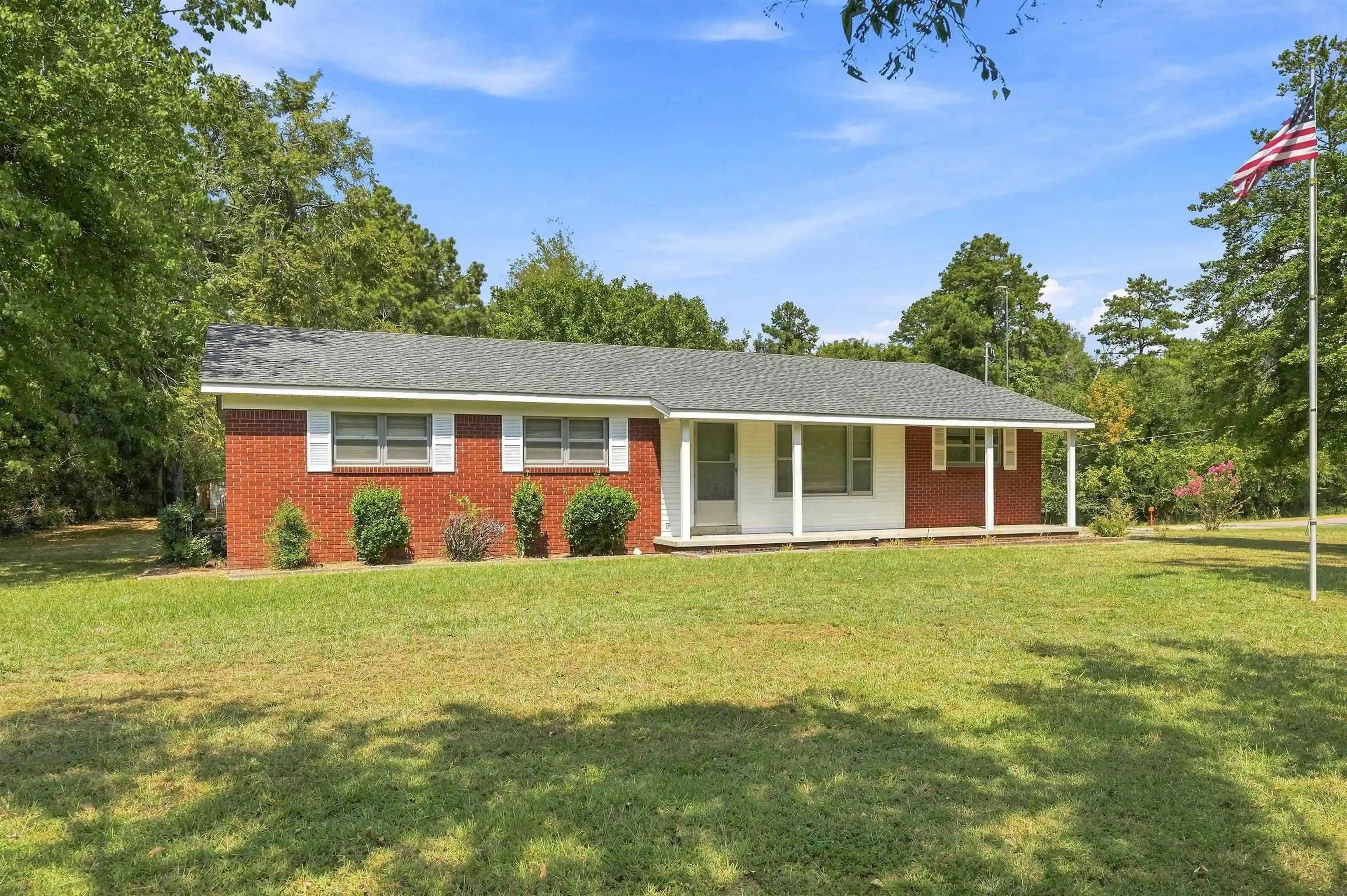 Photo 1 of Single family home for sale at 8965 Old 64 Hwy, Bolivar, TN 38008 | MLS# 10230445 | Listing updated on 2026-09-15