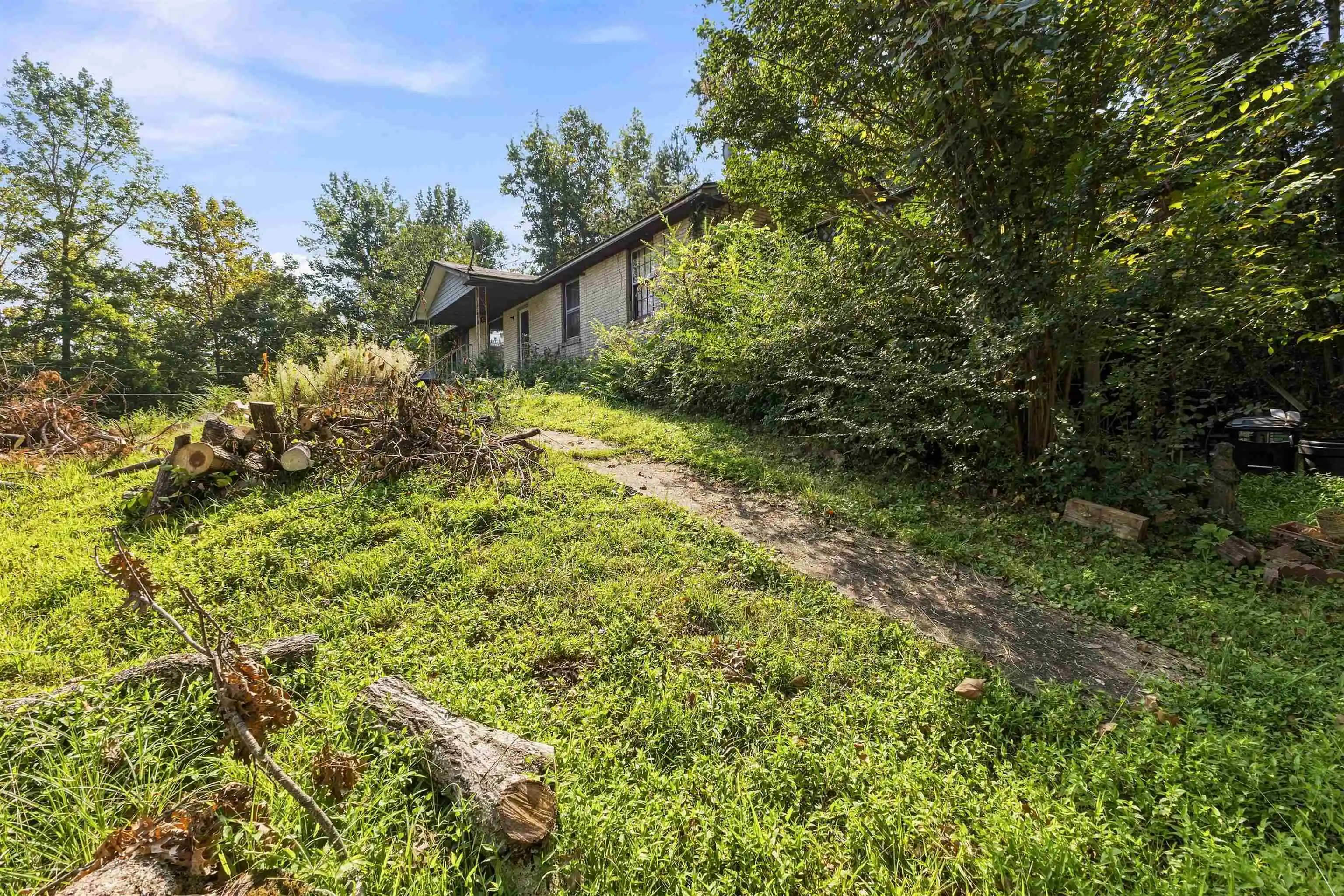 Photo 2 of Single family home for sale at 1108 Allenwood Dr, Ashland City, TN 37015 | MLS# 10230447 | Listing updated on 2026-09-15