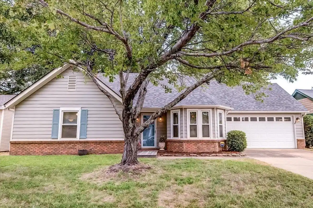 Photo 1 of Single family home for sale at 7196 Butternut Dr, Memphis, TN 38133 | MLS# 10230467 | Listing updated on 2026-09-16