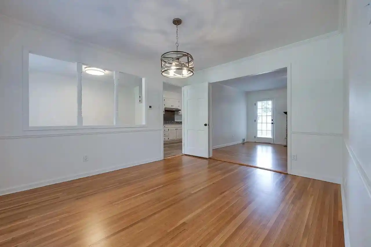 Photo 3 of Single family home for sale at 2121 Abergeldie Dr, Memphis, TN 38119 | MLS# 10230471 | Listing updated on 2026-09-16