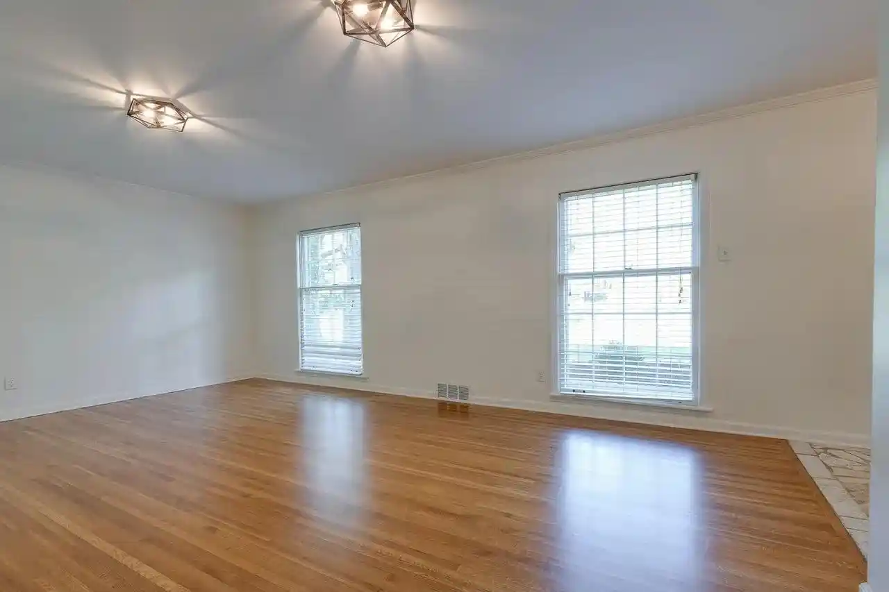Photo 4 of Single family home for sale at 2121 Abergeldie Dr, Memphis, TN 38119 | MLS# 10230471 | Listing updated on 2026-09-16