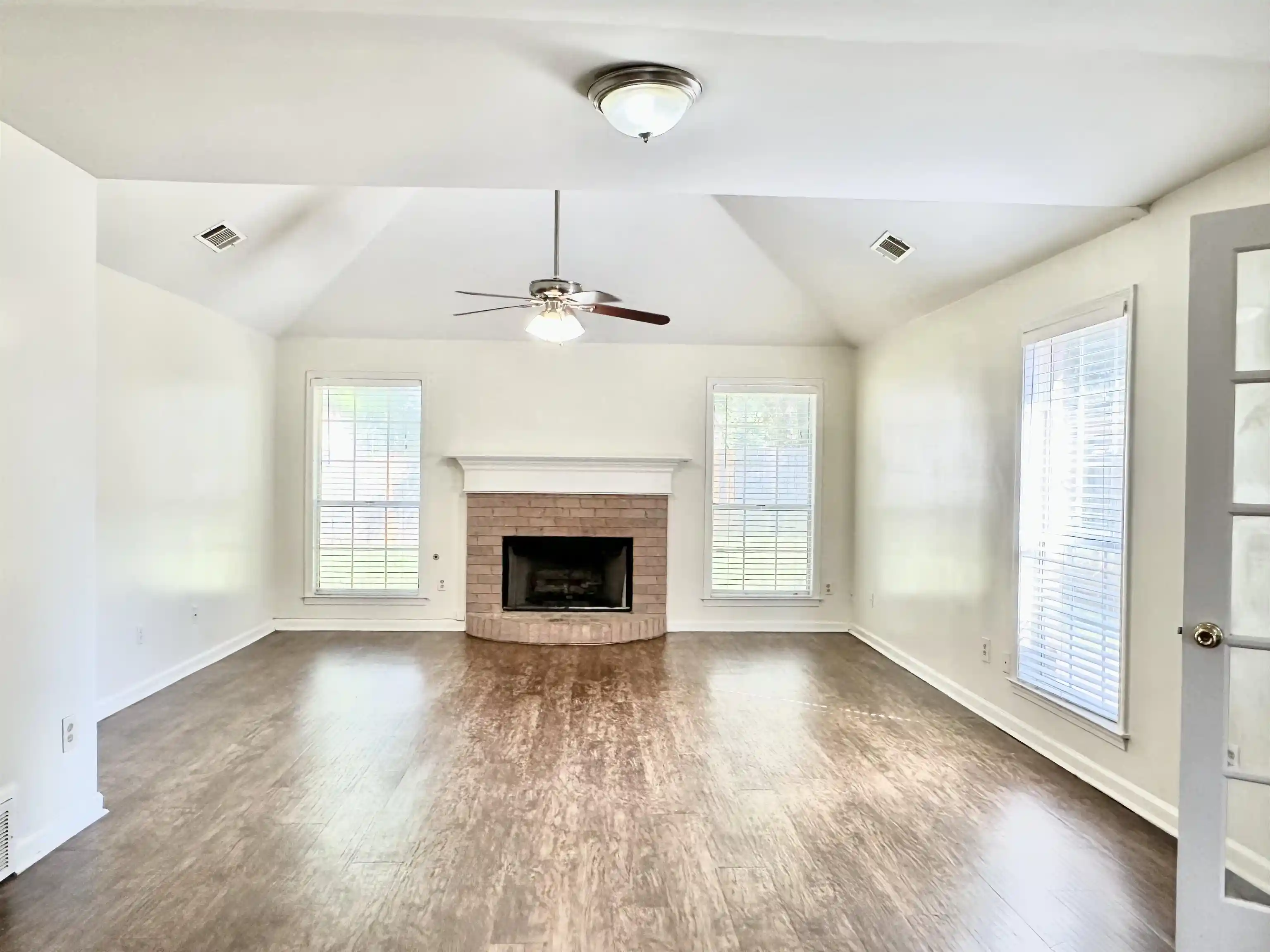 Photo 2 of Single family home for sale at 6424 Belmont Dr, Bartlett, TN 38135 | MLS# 10230476 | Listing updated on 2026-09-17