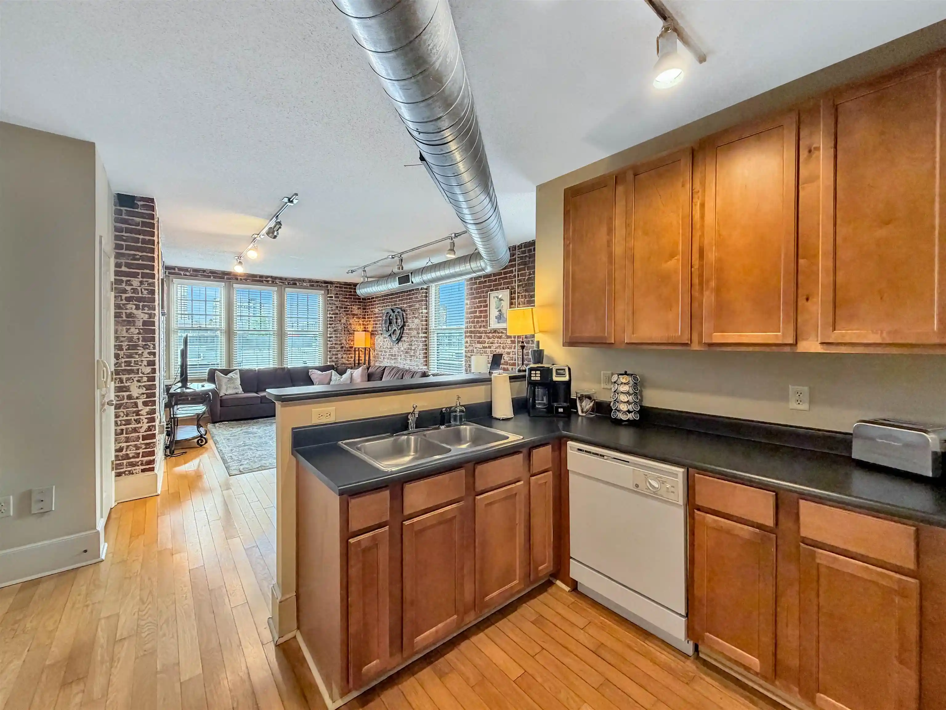 Photo 2 of Condo for sale at 77 Vance Ave #301, Memphis, TN 38103 | MLS# 10230484 | Listing updated on 2026-09-16