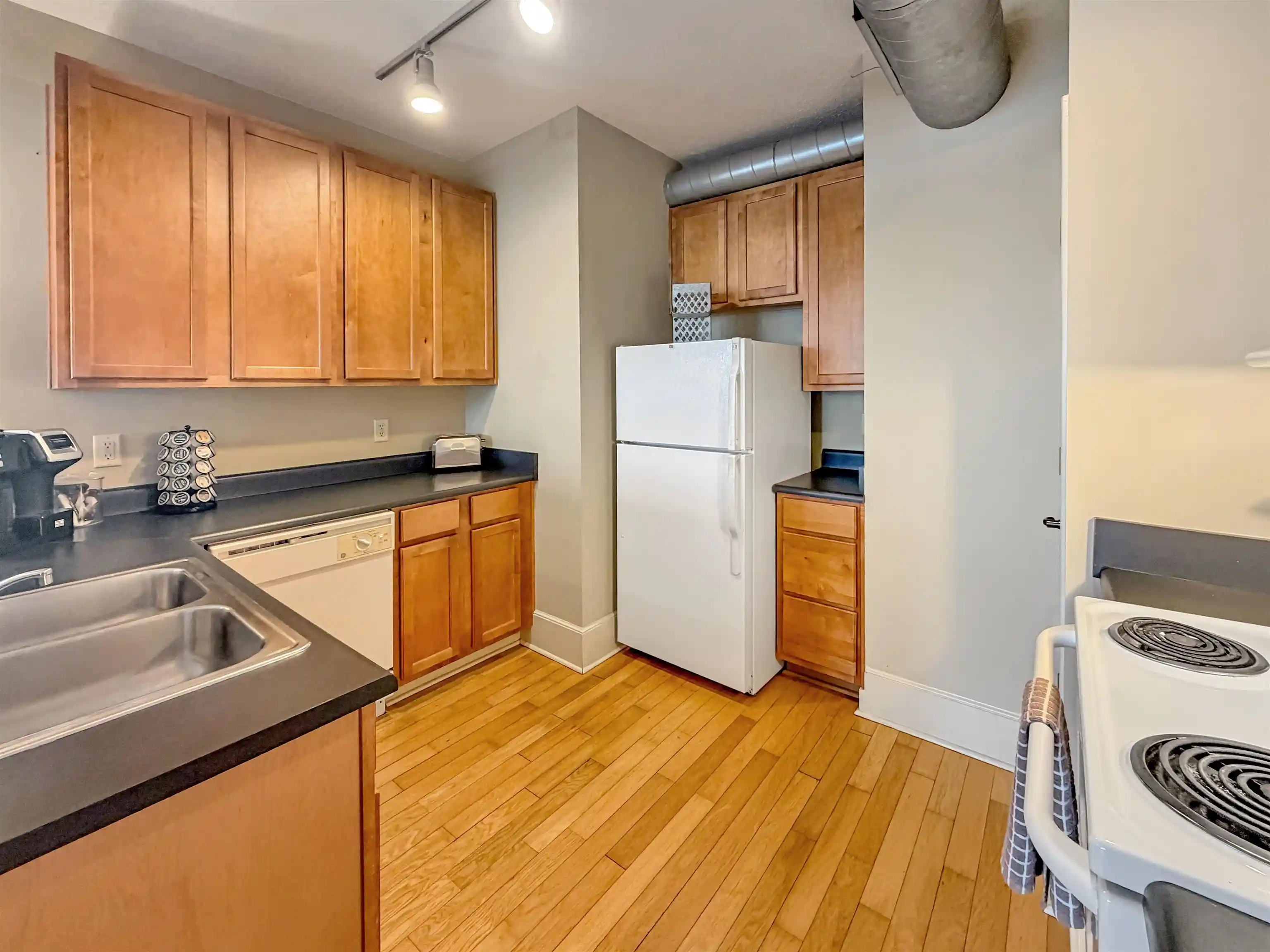 Photo 3 of Condo for sale at 77 Vance Ave #301, Memphis, TN 38103 | MLS# 10230484 | Listing updated on 2026-09-16