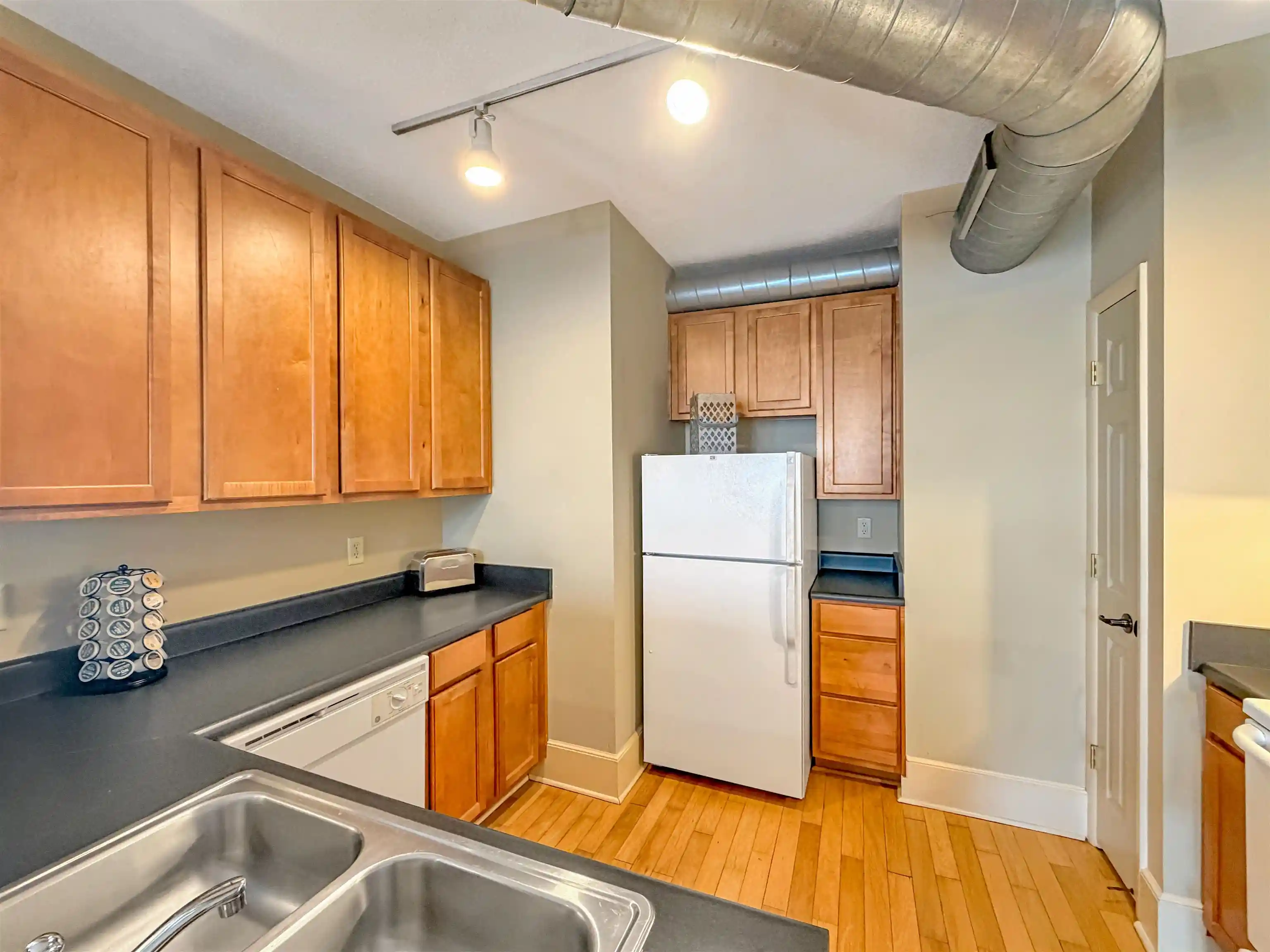 Photo 3 of Condo for sale at 77 Vance Ave #301, Memphis, TN 38103 | MLS# 10230484 | Listing updated on 2026-09-16