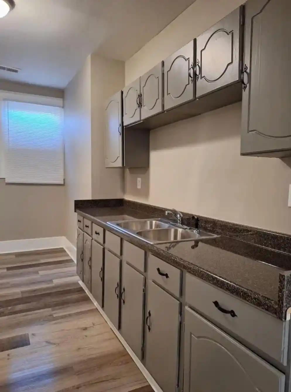 Photo 2 of Single family home for sale at 1460 Lyndale Ave, Memphis, TN 38107 | MLS# 10230490 | Listing updated on 2026-09-16