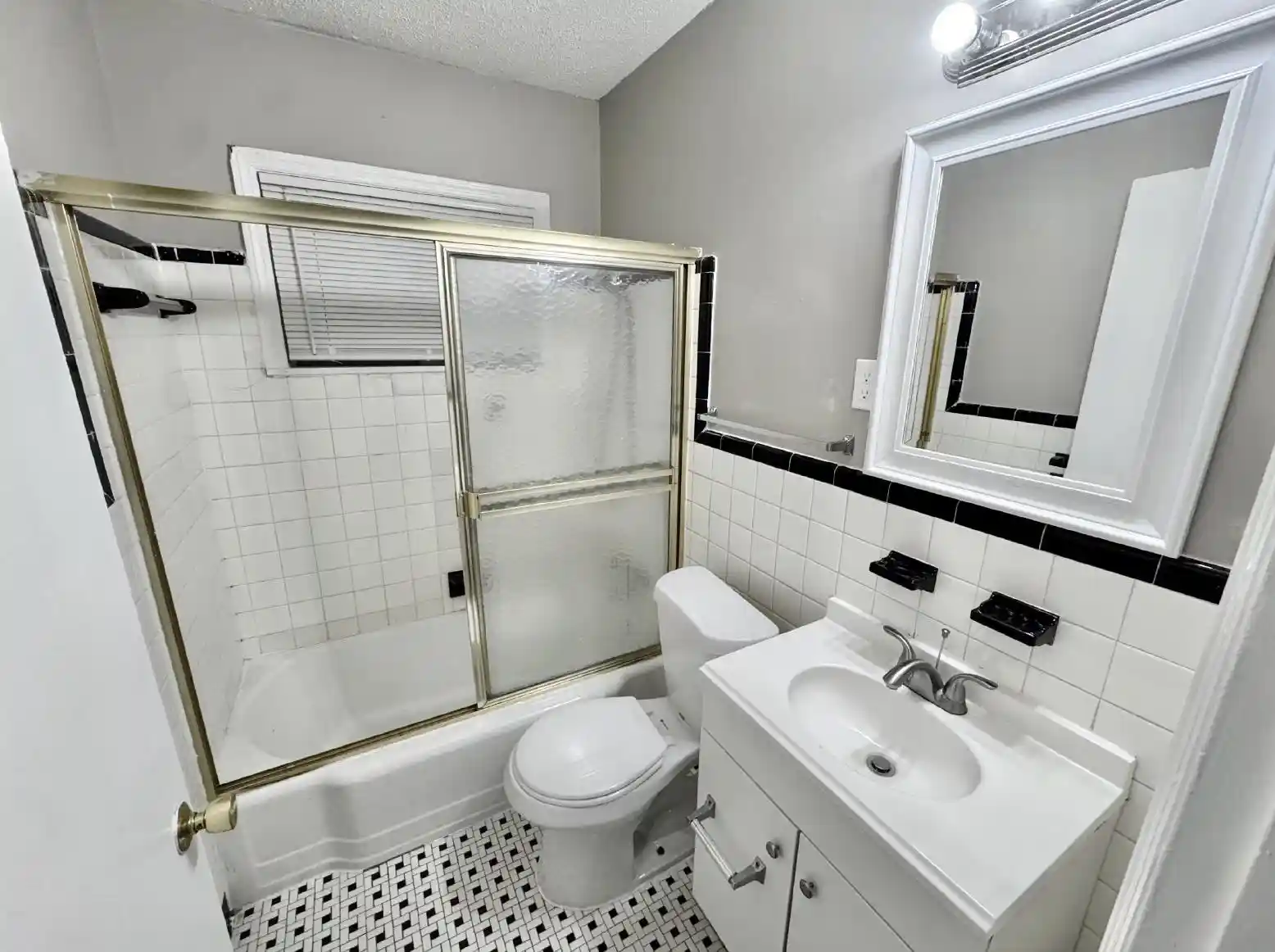 Photo 3 of Single family home for sale at 3588 Hendricks Ave, Memphis, TN 38111 | MLS# 10230495 | Listing updated on 2026-09-16