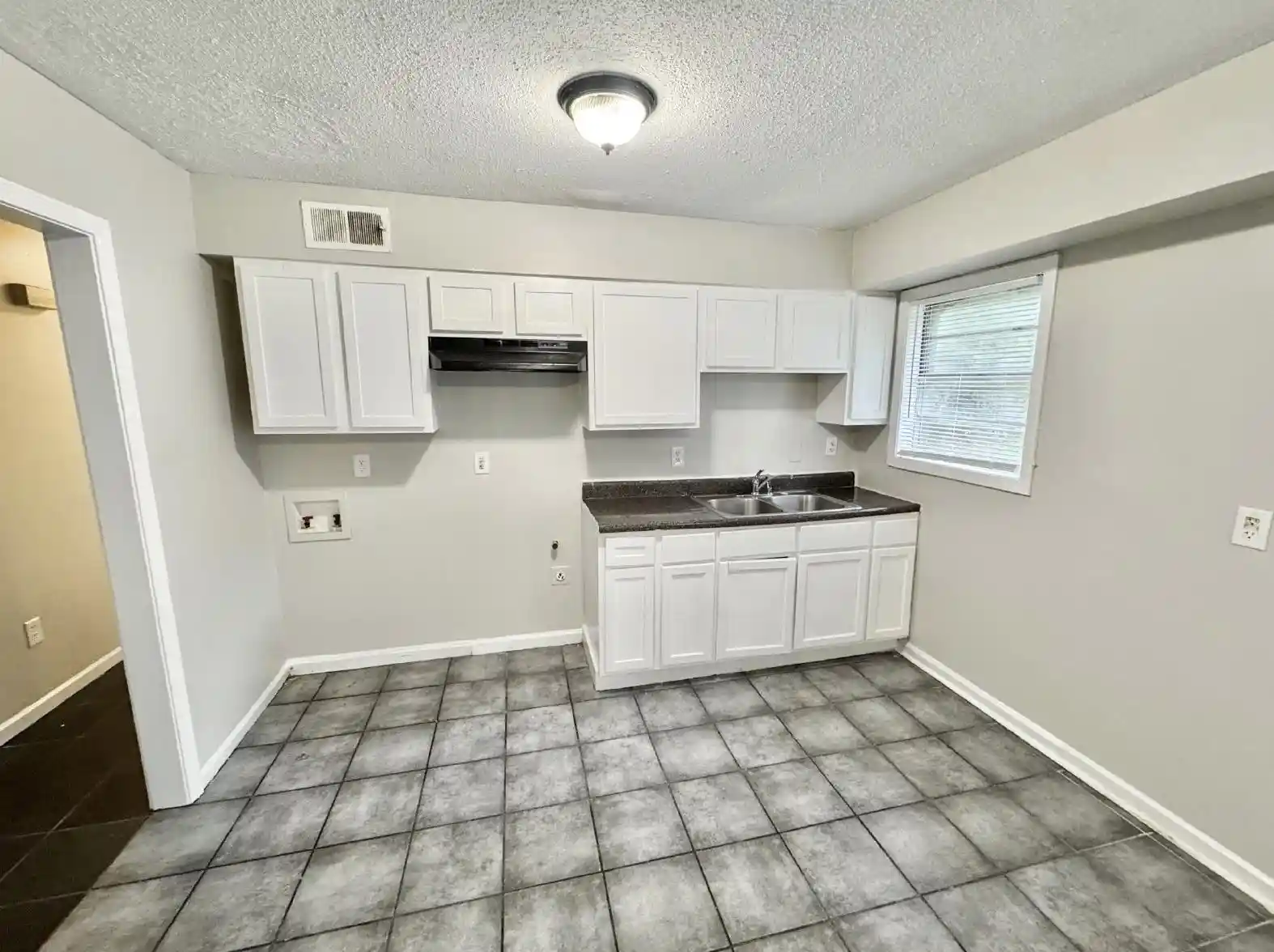 Photo 3 of Single family home for sale at 3353 Elk Point Dr, Memphis, TN 38128 | MLS# 10230496 | Listing updated on 2026-09-16