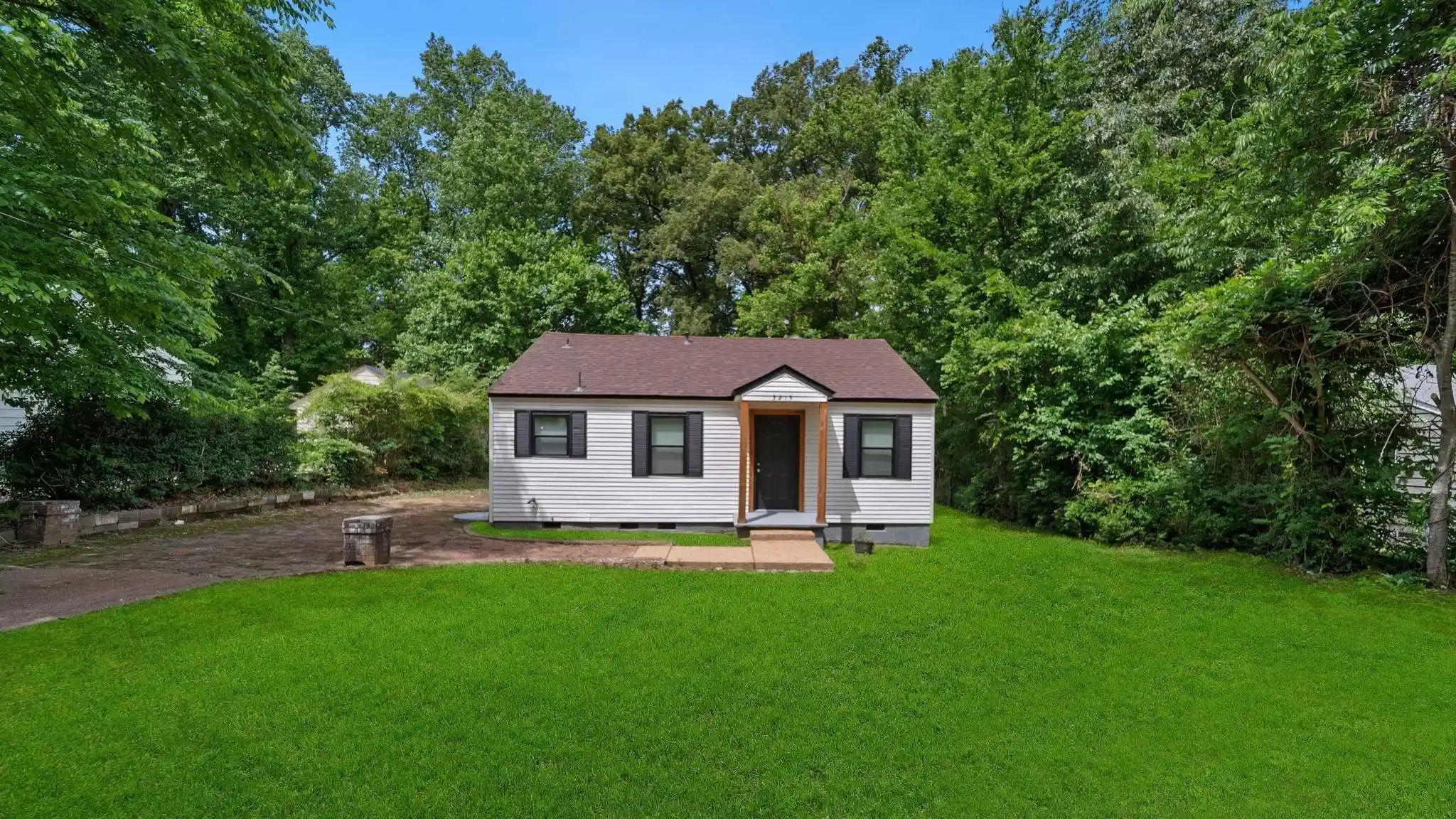 Photo 1 of Single family home for sale at 3215 University St, Memphis, TN 38127 | MLS# 10230500 | Listing updated on 2026-09-22