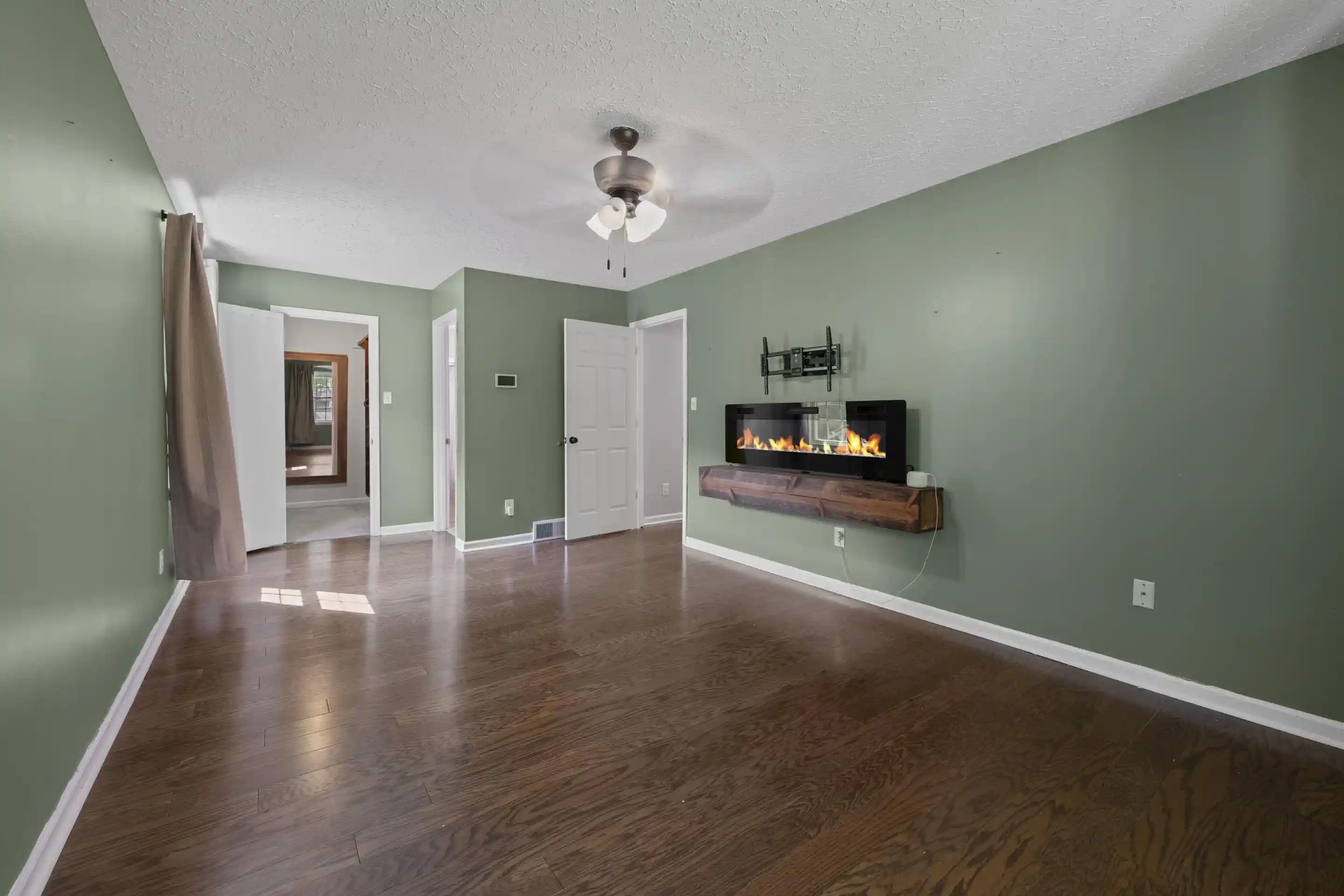 Photo 3 of Single family home for sale at 7547 Neshoba Dr, Germantown, TN 38138 | MLS# 10230514 | Listing updated on 2026-09-16