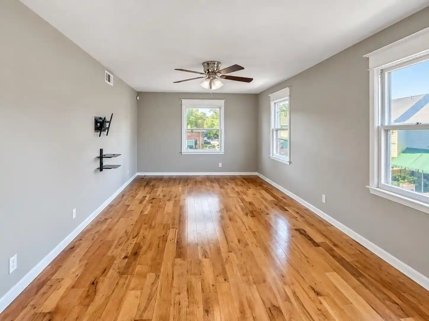 Photo 3 of Townhouse for sale at 1202 Middle Ct #301, Memphis, TN 38119 | MLS# 10230524 | Listing updated on 2026-09-16