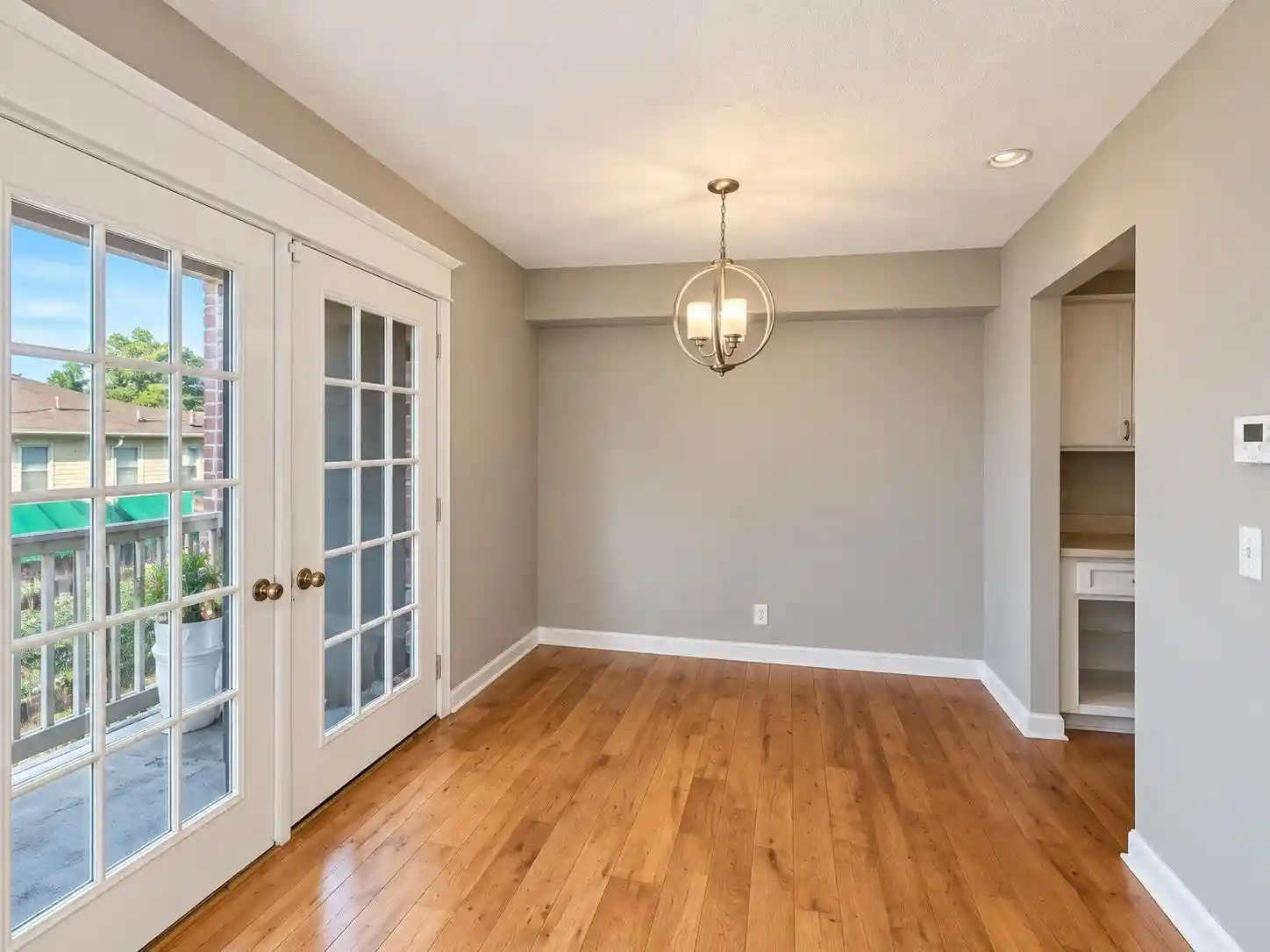 Photo 3 of Townhouse for sale at 1202 Middle Ct #301, Memphis, TN 38119 | MLS# 10230524 | Listing updated on 2026-09-16