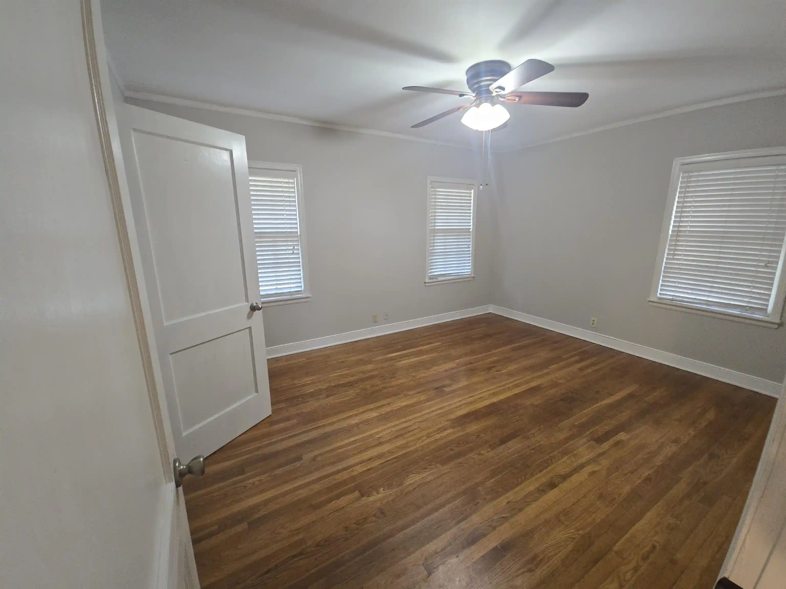 Photo 3 of Single family home for sale at 1075 Lorraine St, Memphis, TN 38122 | MLS# 10230529 | Listing updated on 2026-09-16