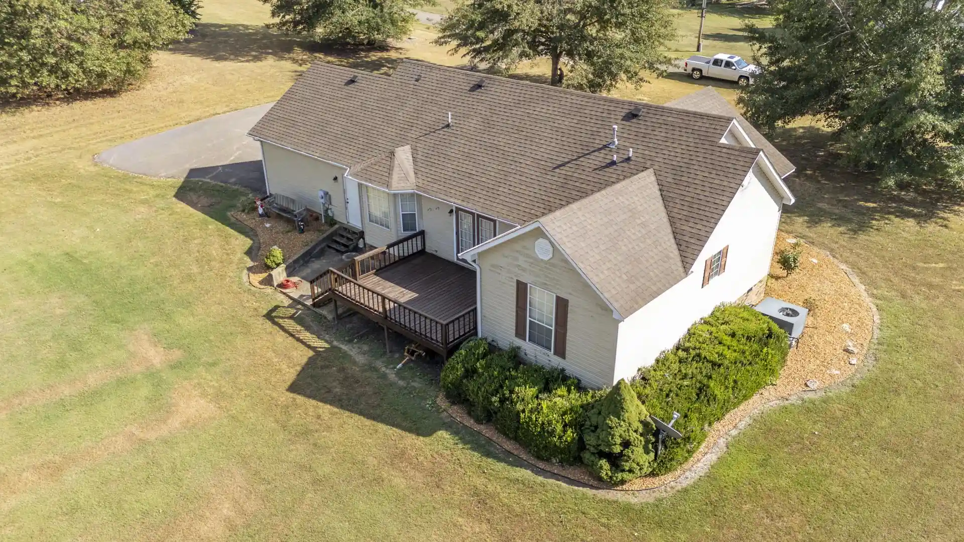 Photo 2 of Single family home for sale at 305 Jordan Glen Ln, Savannah, TN 38372 | MLS# 10230541 | Listing updated on 2026-09-16